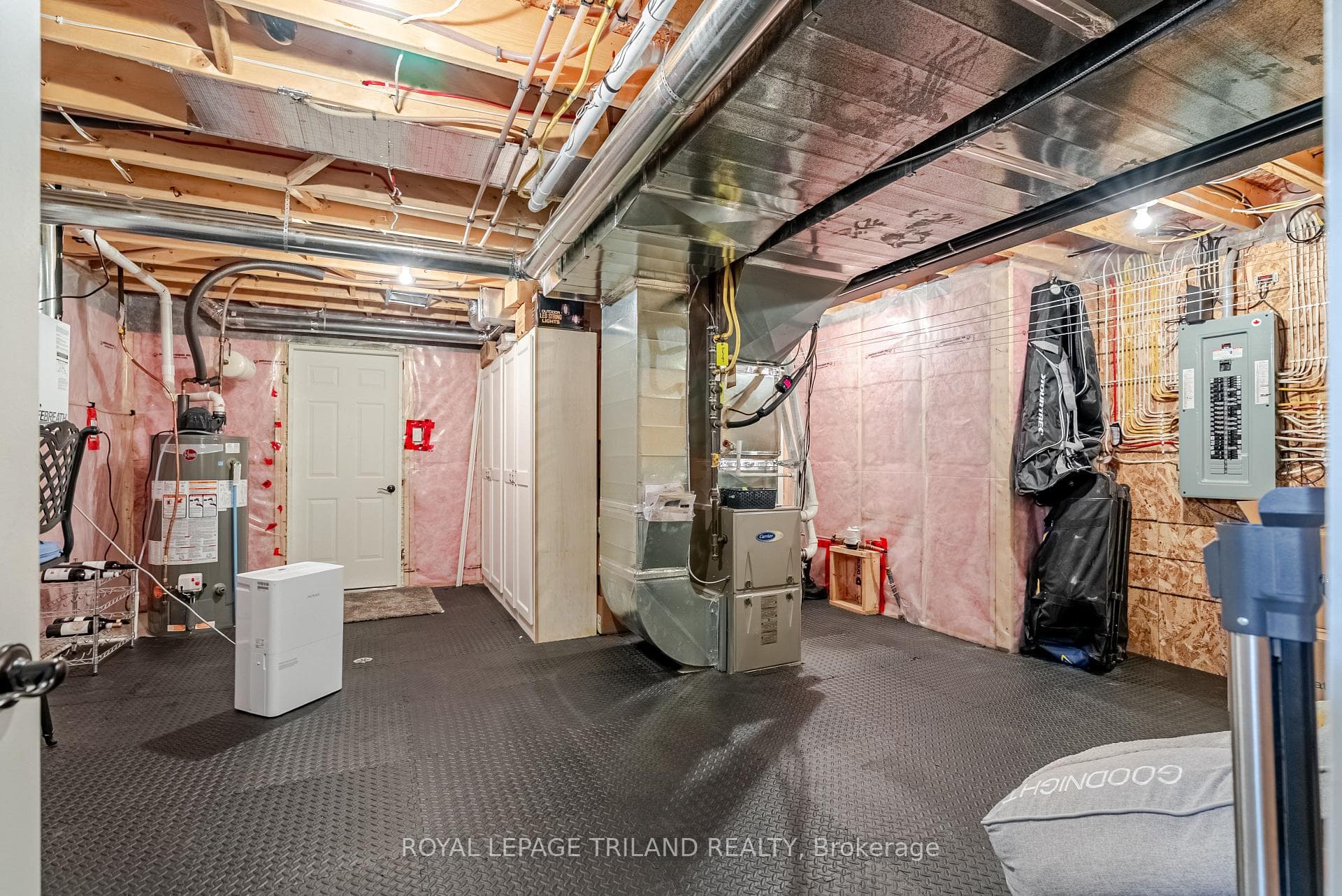 296 Dufferin Street photo 38