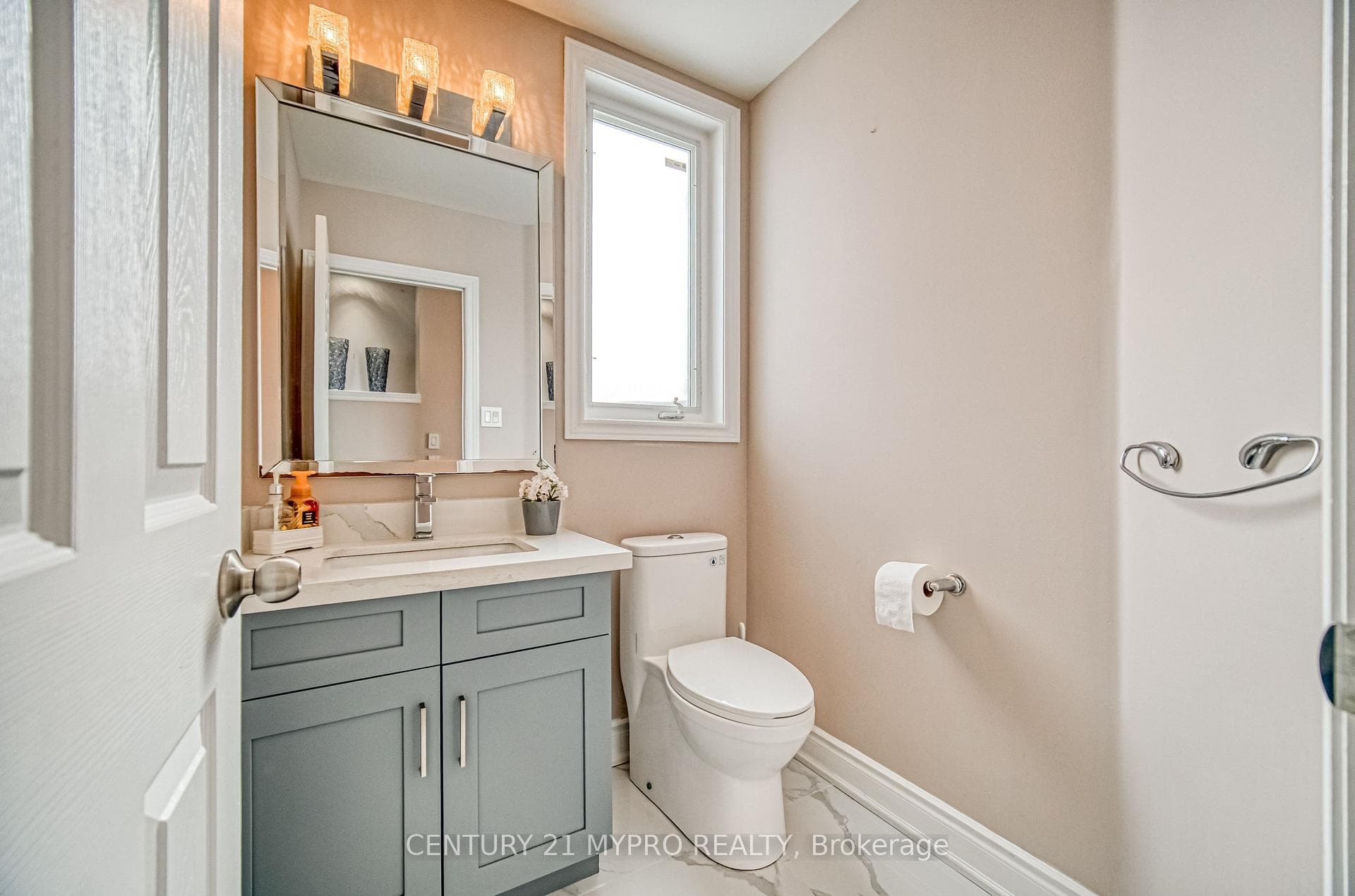 72 Vandervoort Drive photo 15