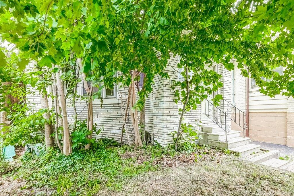 16 Porter Avenue photo 3