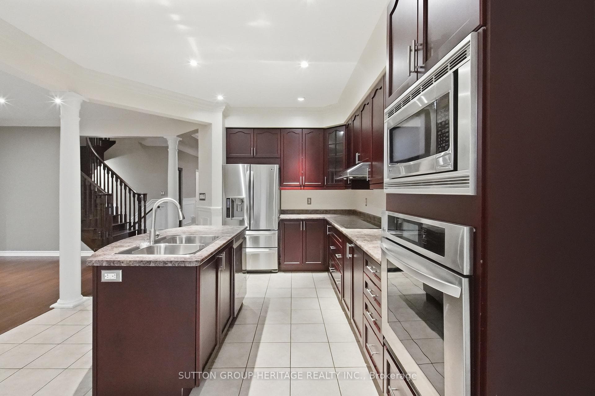 16 Shrewsbury Drive photo 12