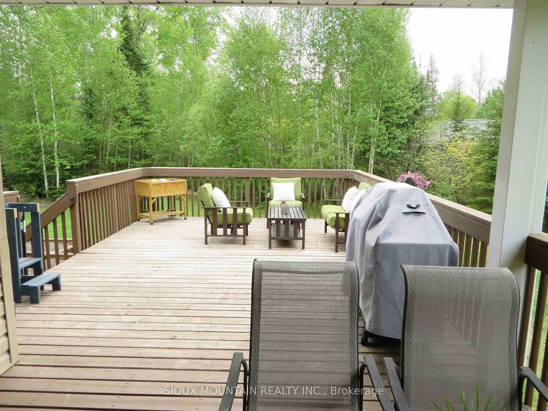 89 Evergreen Drive photo 22