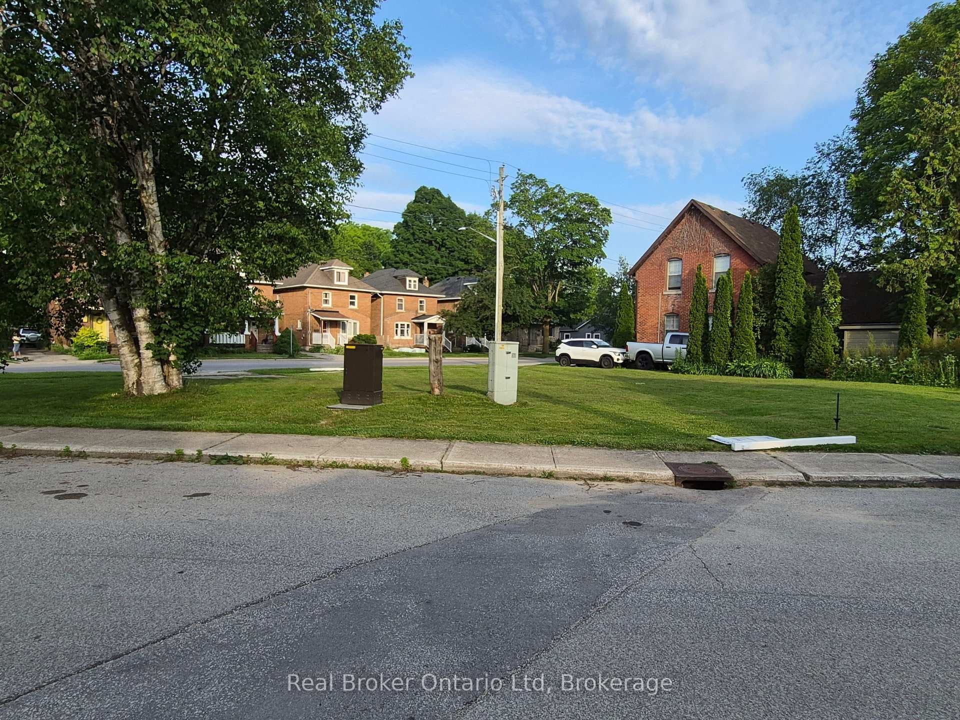 586 & 590 2nd Avenue photo 5