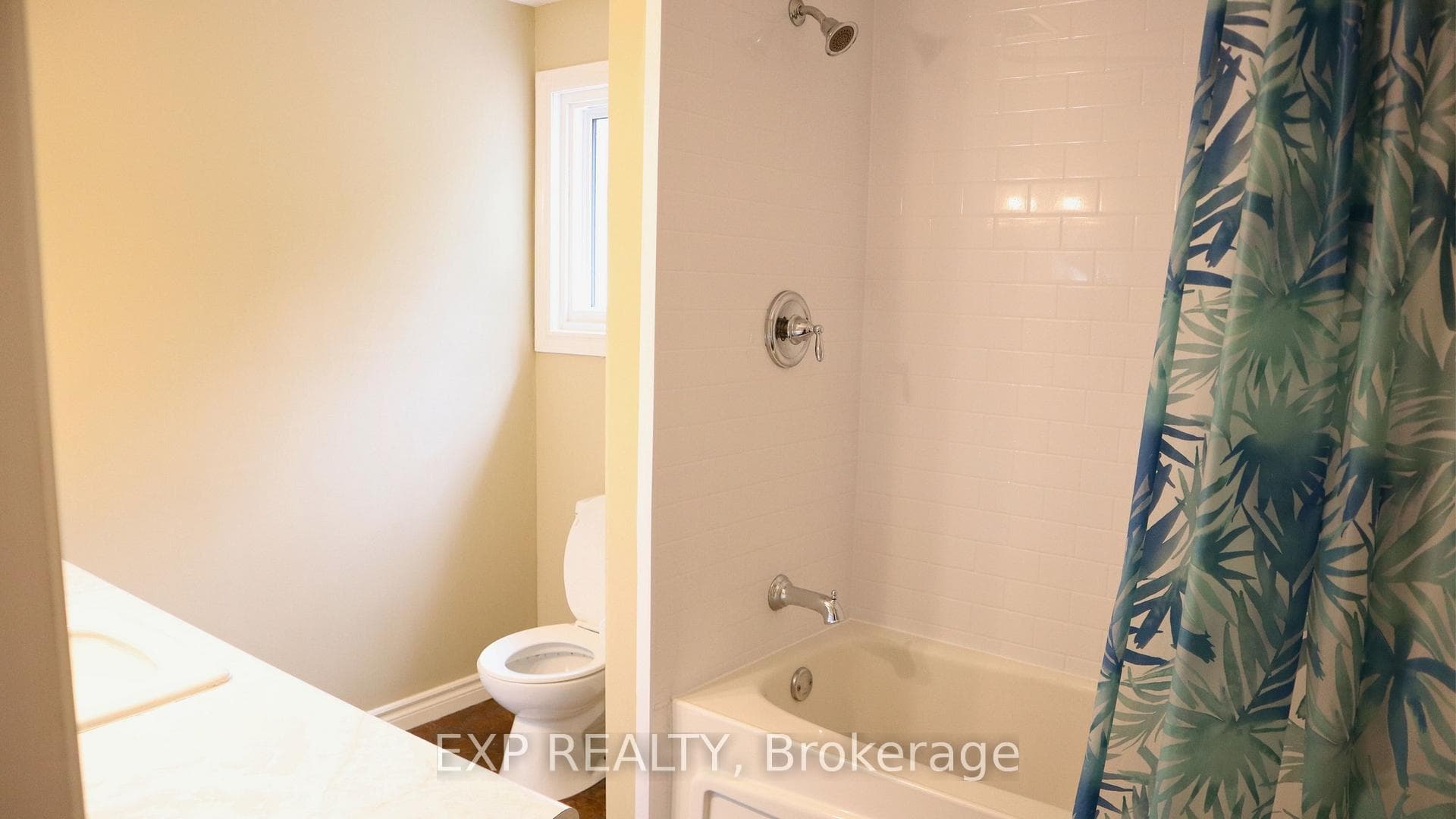 245 Millbank Drive photo 26