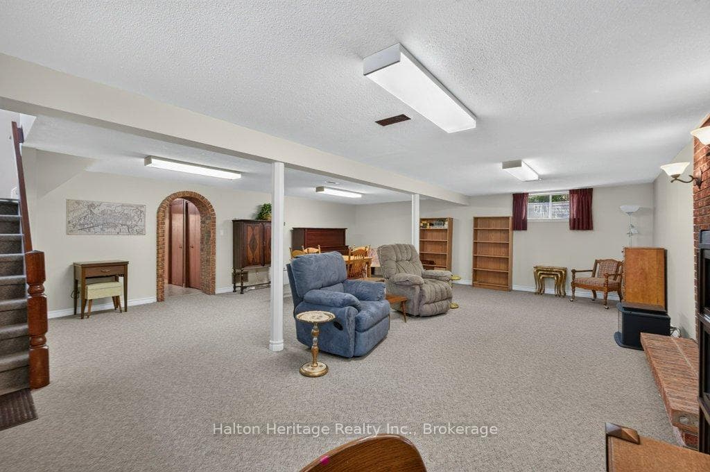 476 East 37th Street photo 31