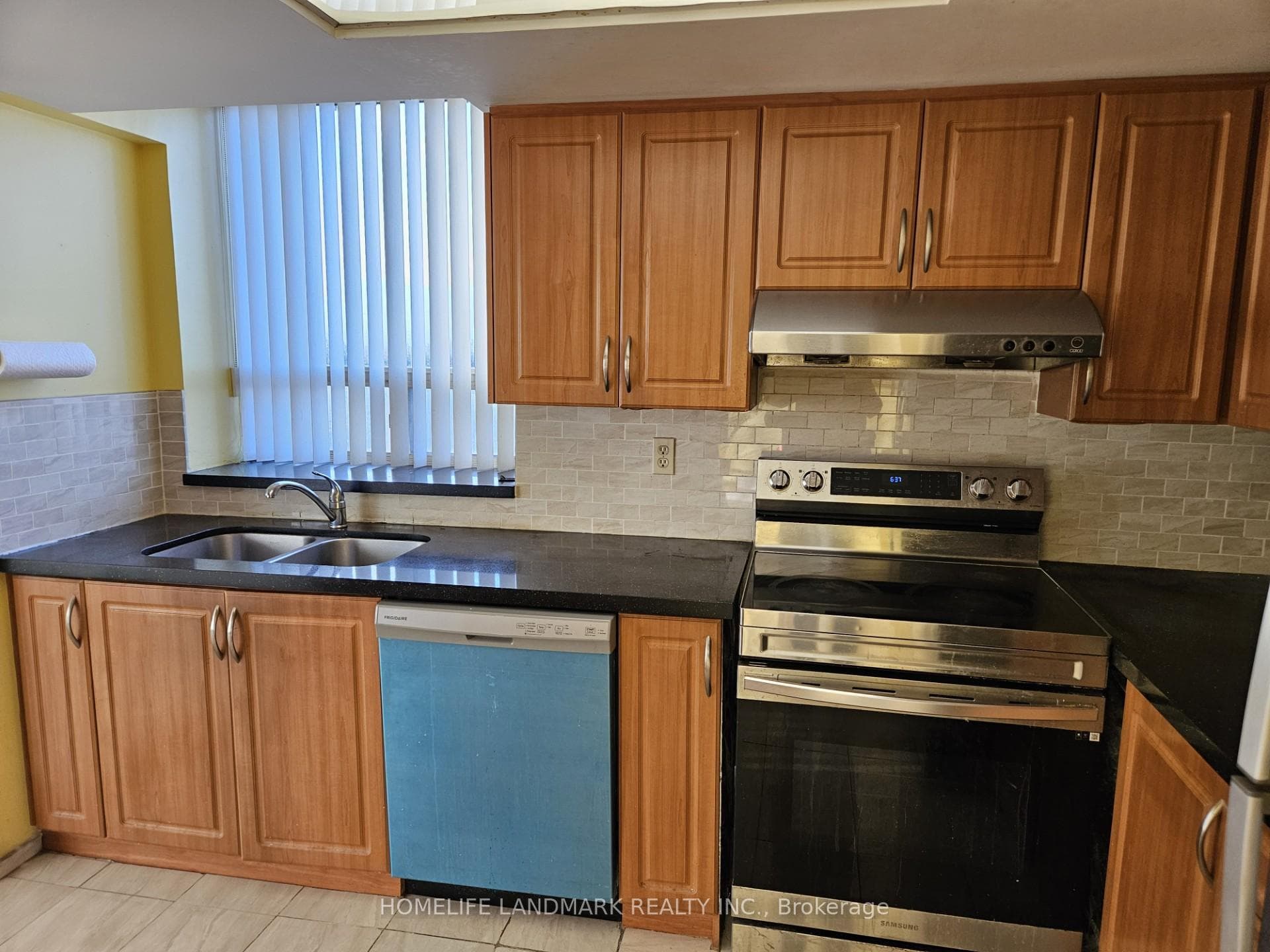 2460 Eglinton Avenue Unit 605 photo 8