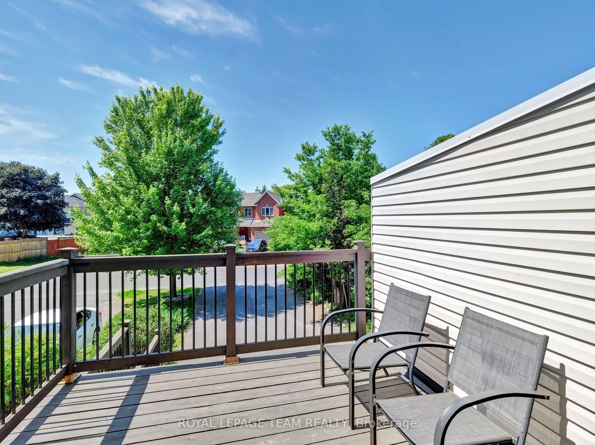 53 THORNBURY Crescent photo 18