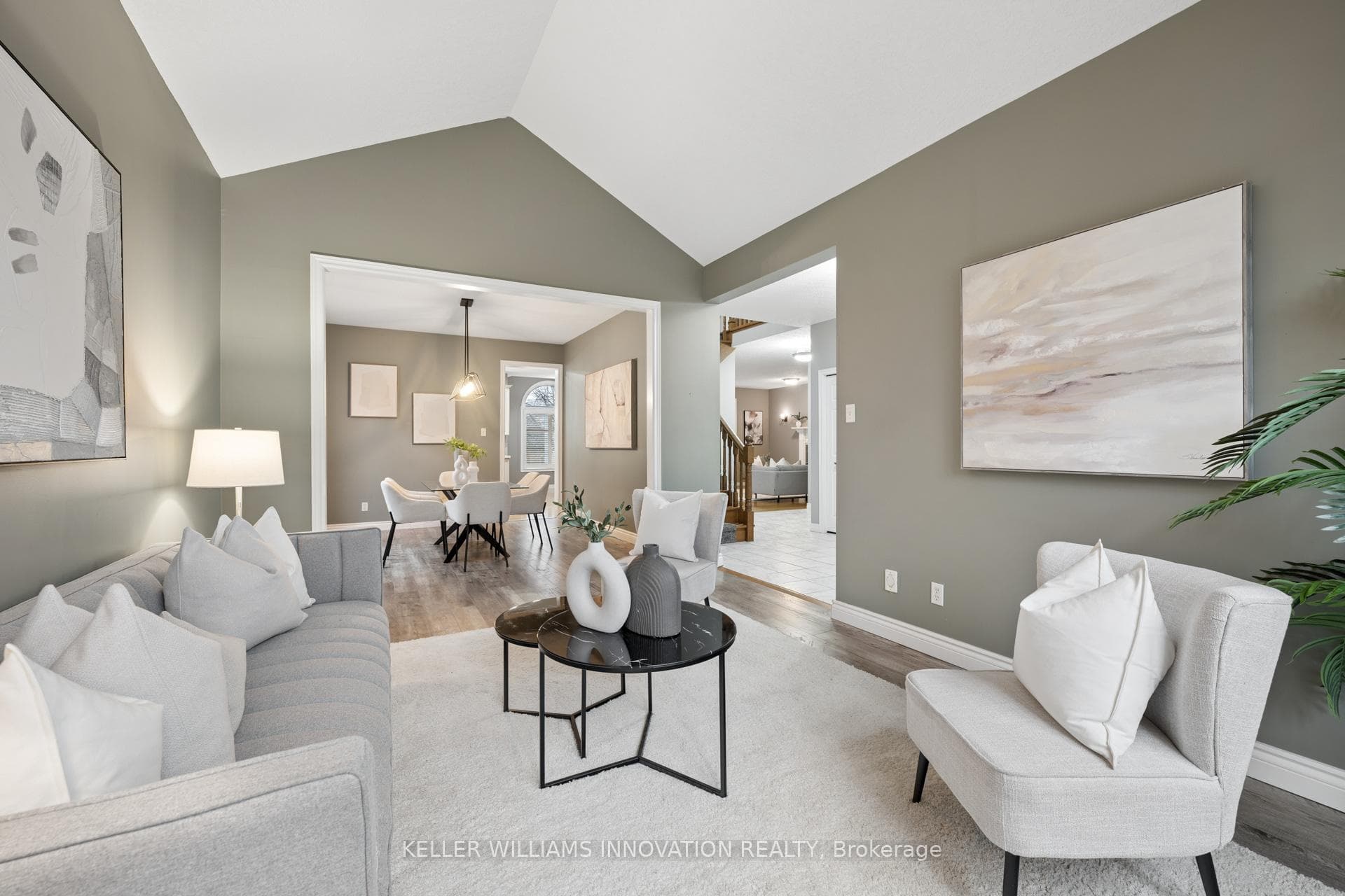555 Sandbanks Crescent photo 4