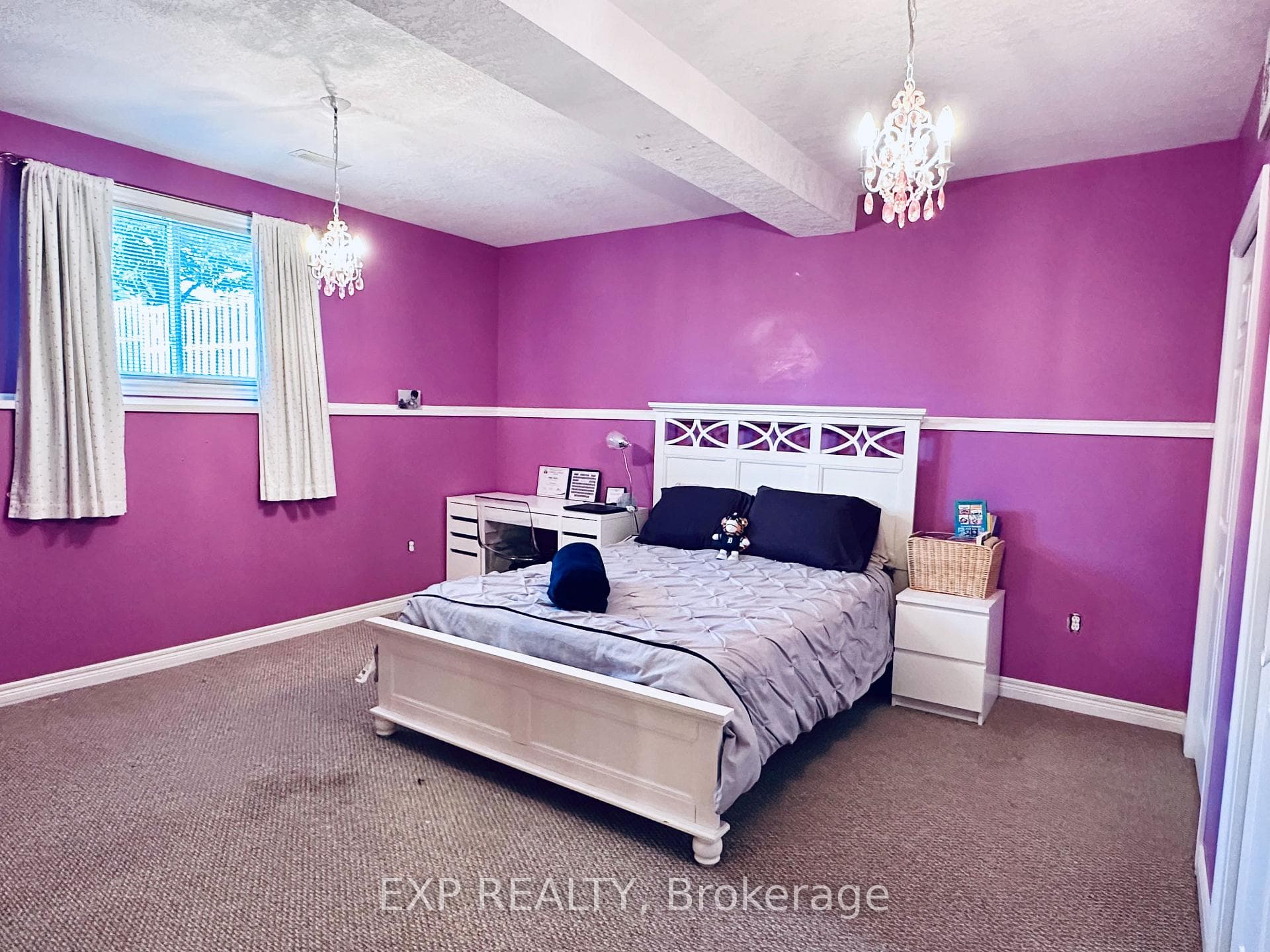 1 Falconridge Court photo 36