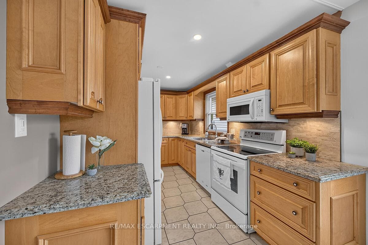 7344 Dickenson Road photo 16
