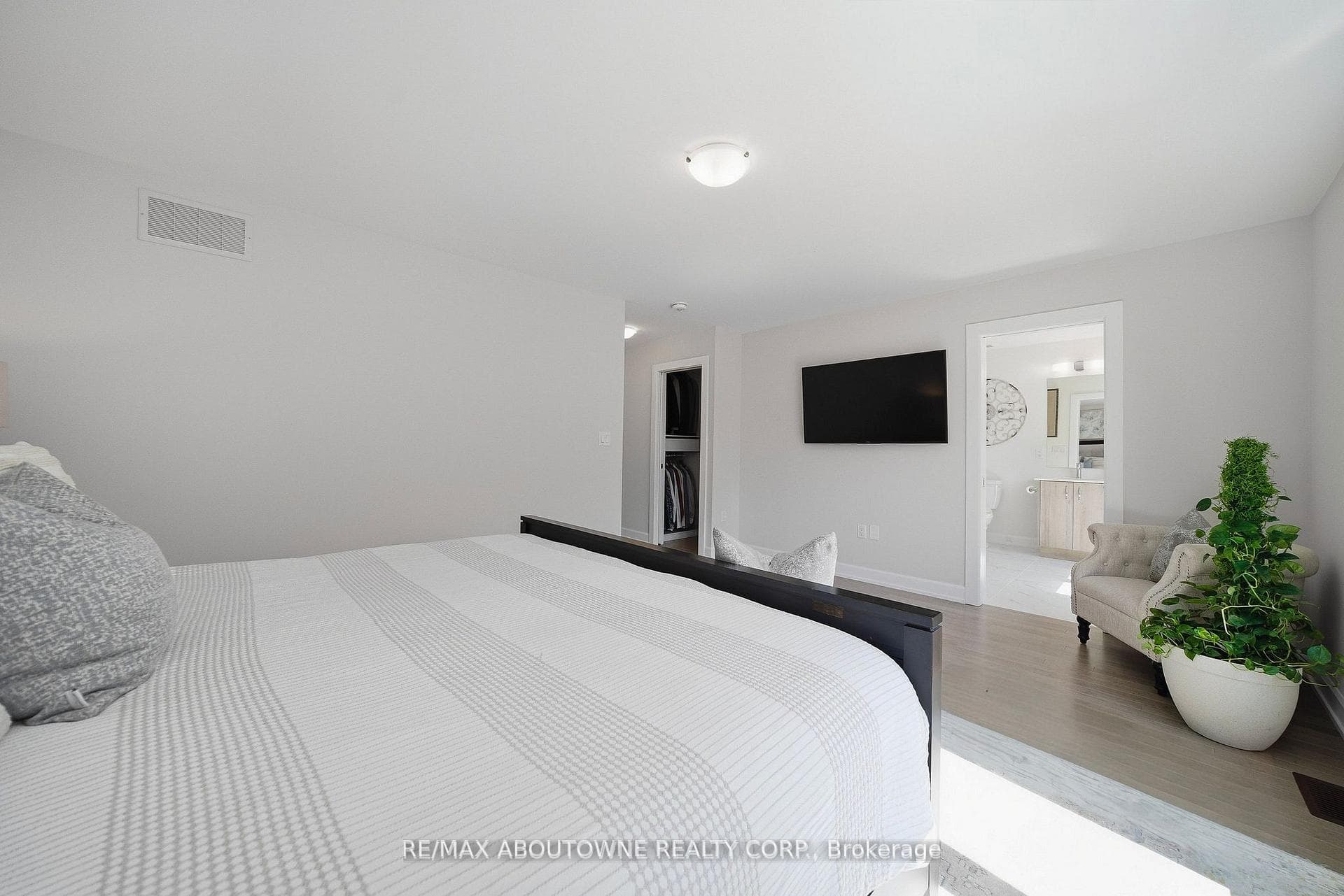 37 Riesling Street photo 30