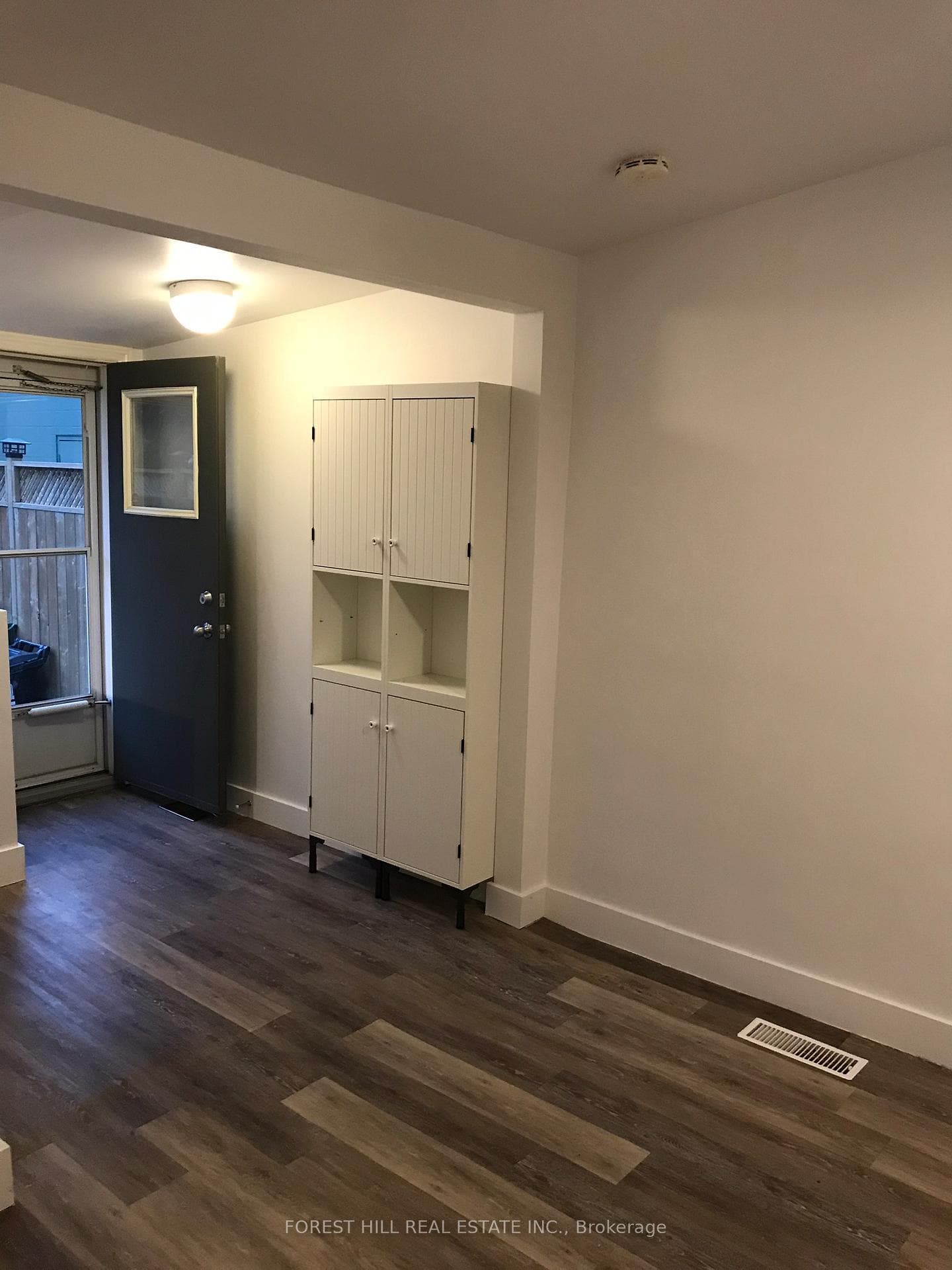 48 Rowntree Avenue Unit Rear Apt photo 3