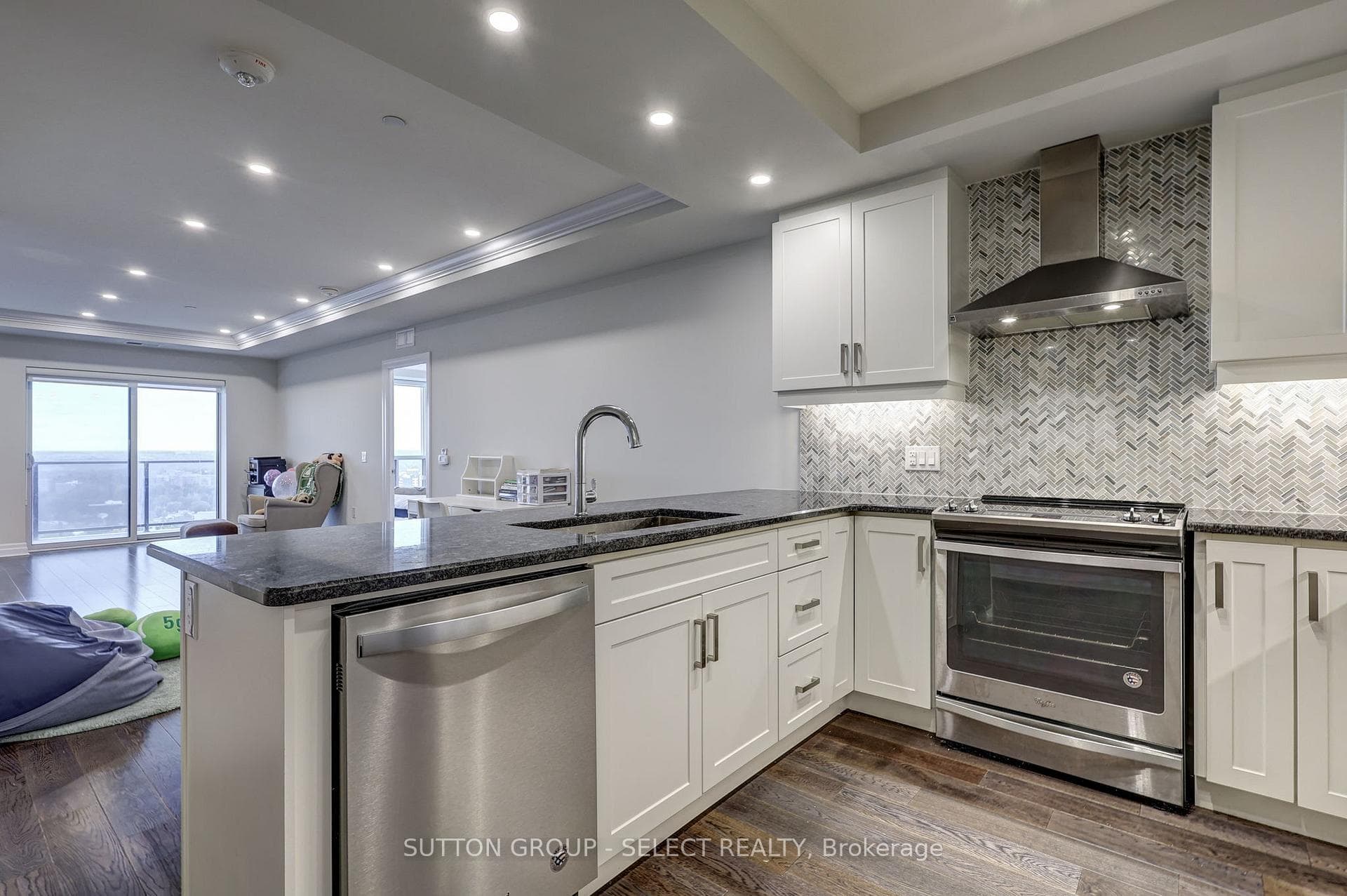 505 Talbot Street Unit 2402 photo 19
