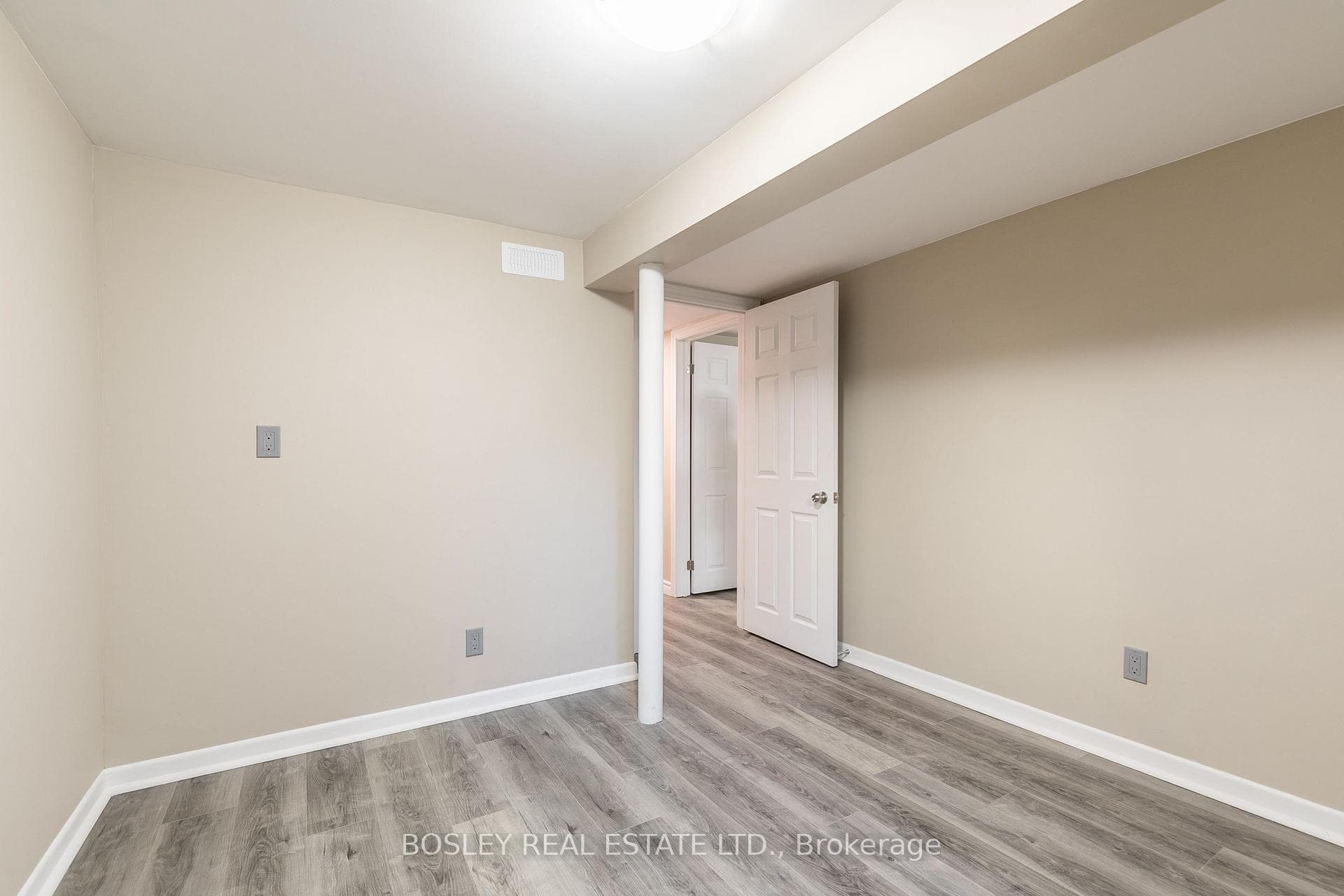 11 Sanagan Road Unit Lower photo 12