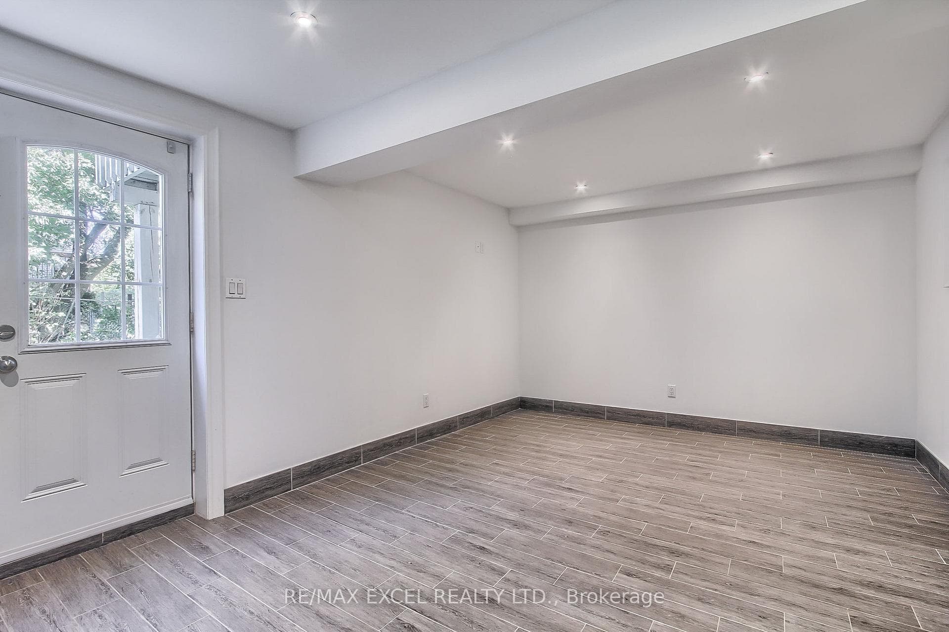 1 New Havens Way photo 35