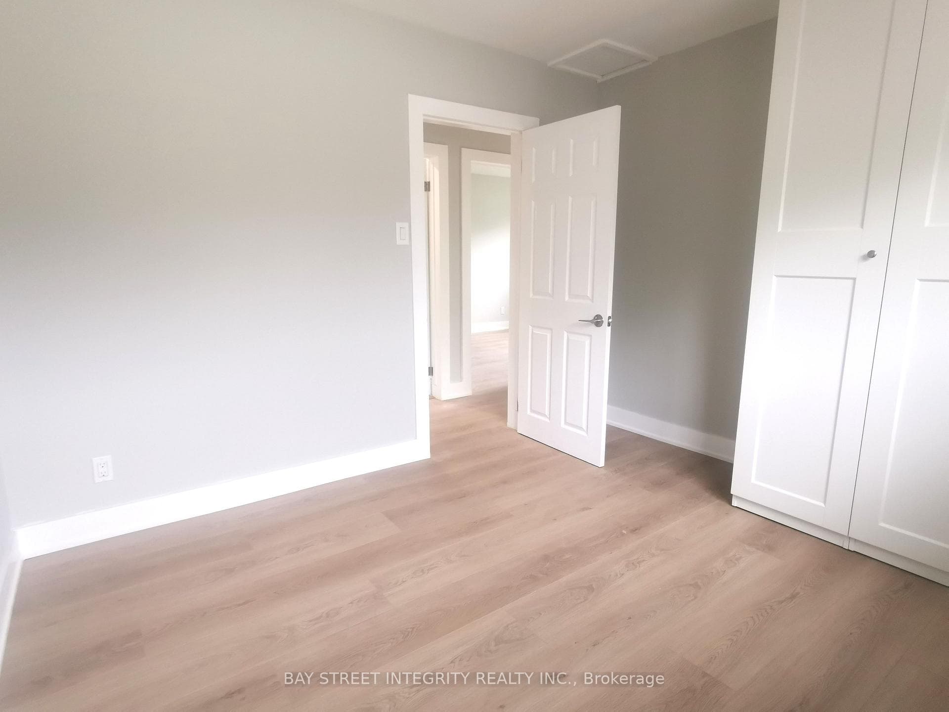 3527 Rexway Drive photo 13