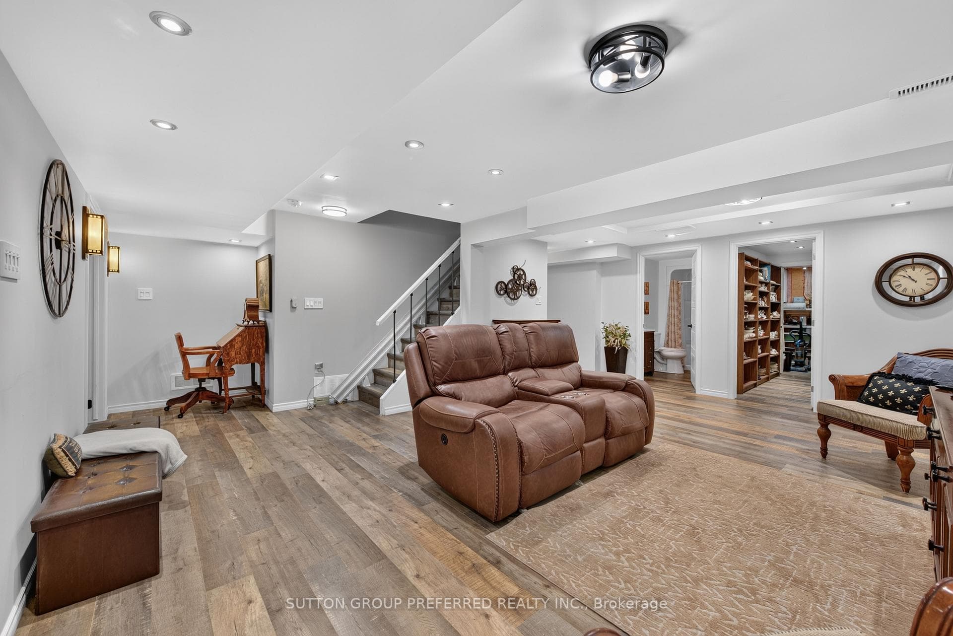 20 Windemere Place Unit 6 photo 31