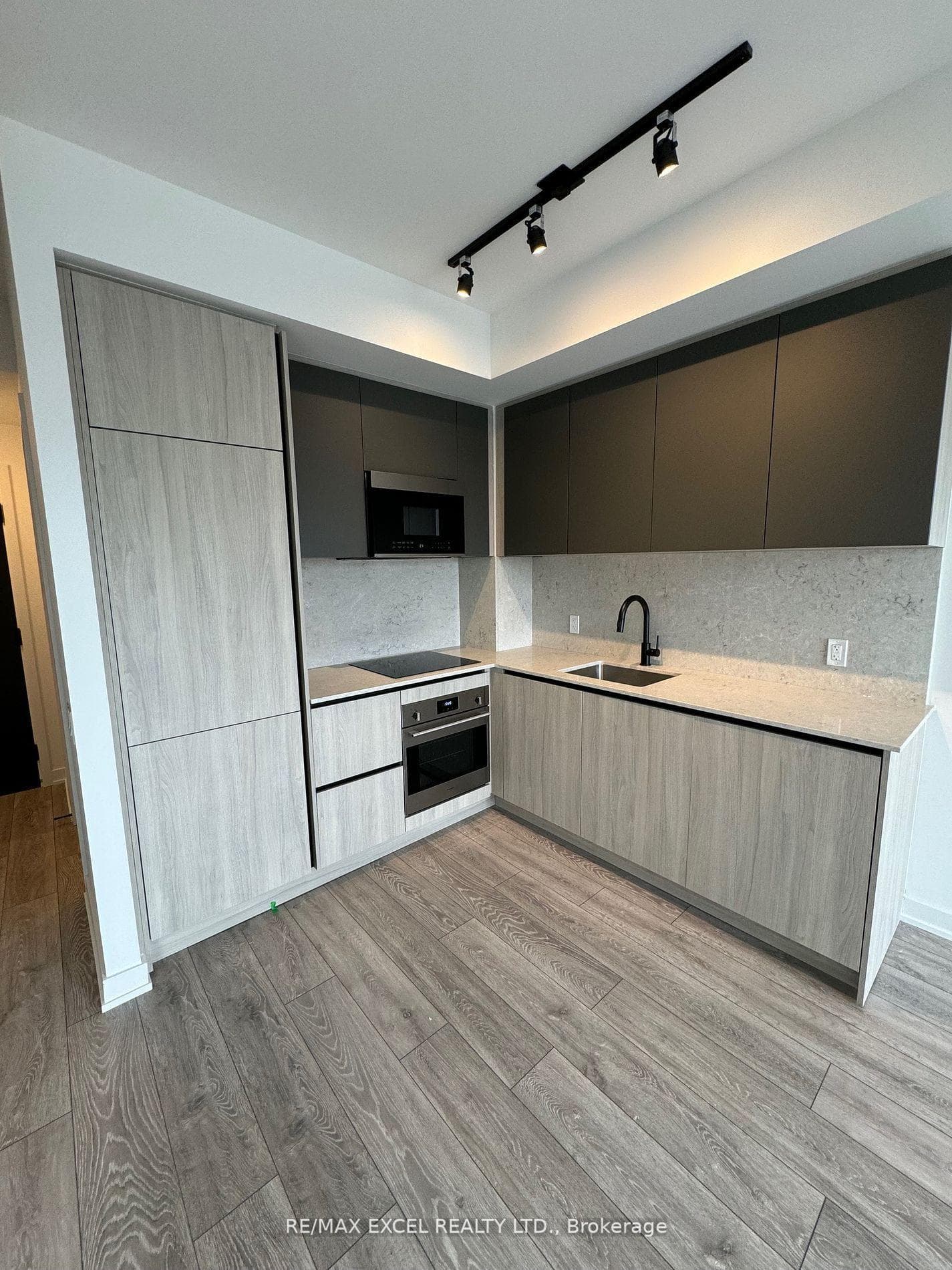 108 Peter Street Unit 1519 photo 1