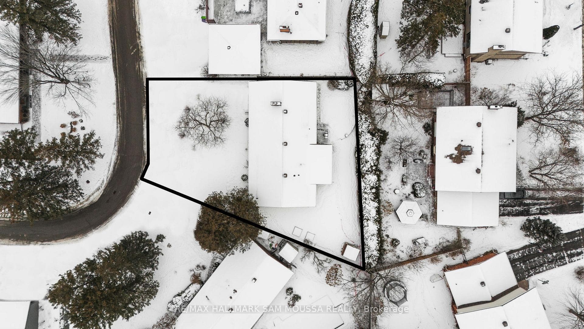 65 Pellan Way photo 39