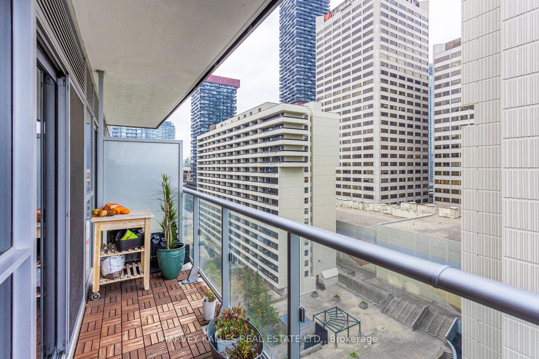 58 Orchard View Boulevard Unit 1209 photo 17