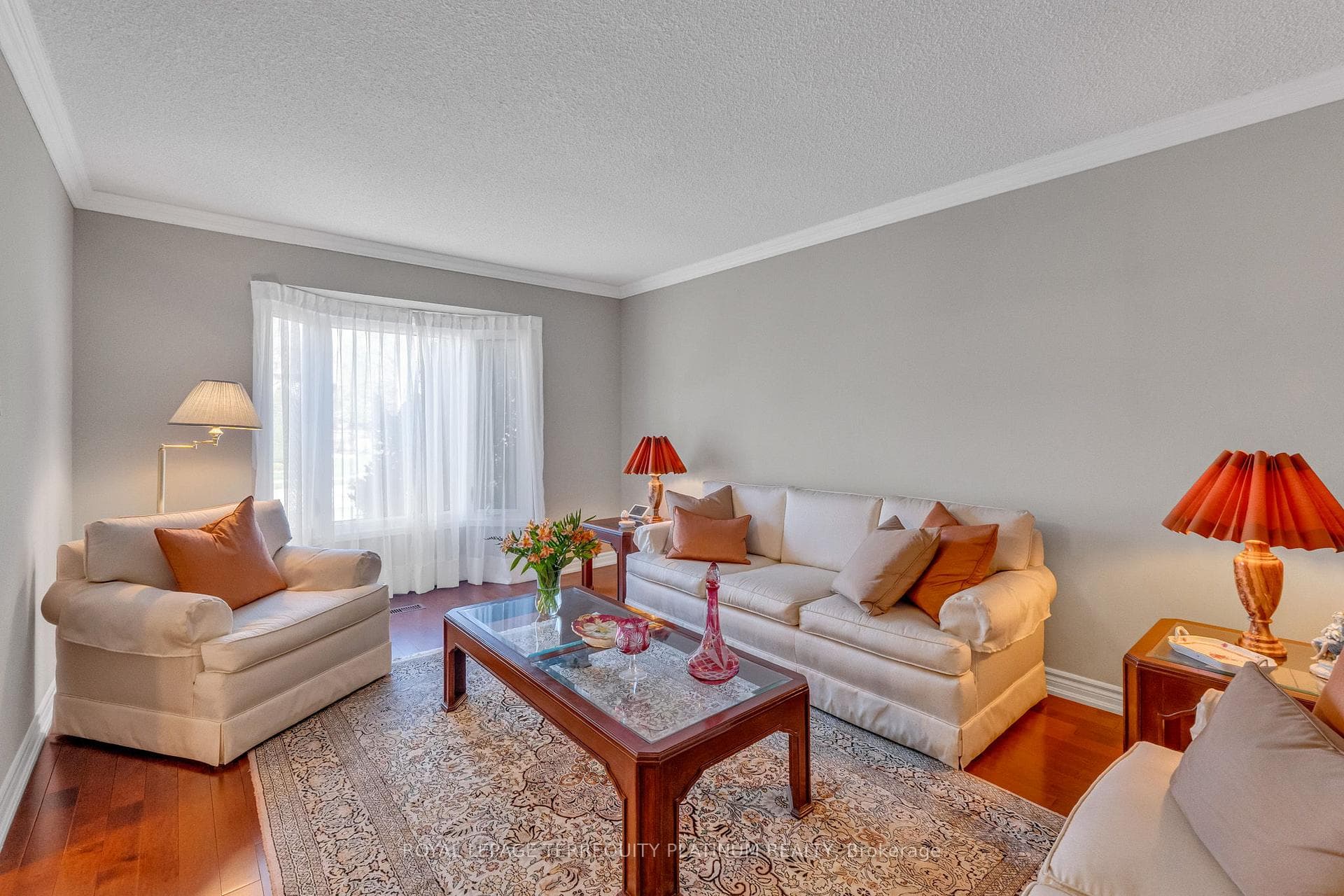 1207 Greenwood Crescent photo 5