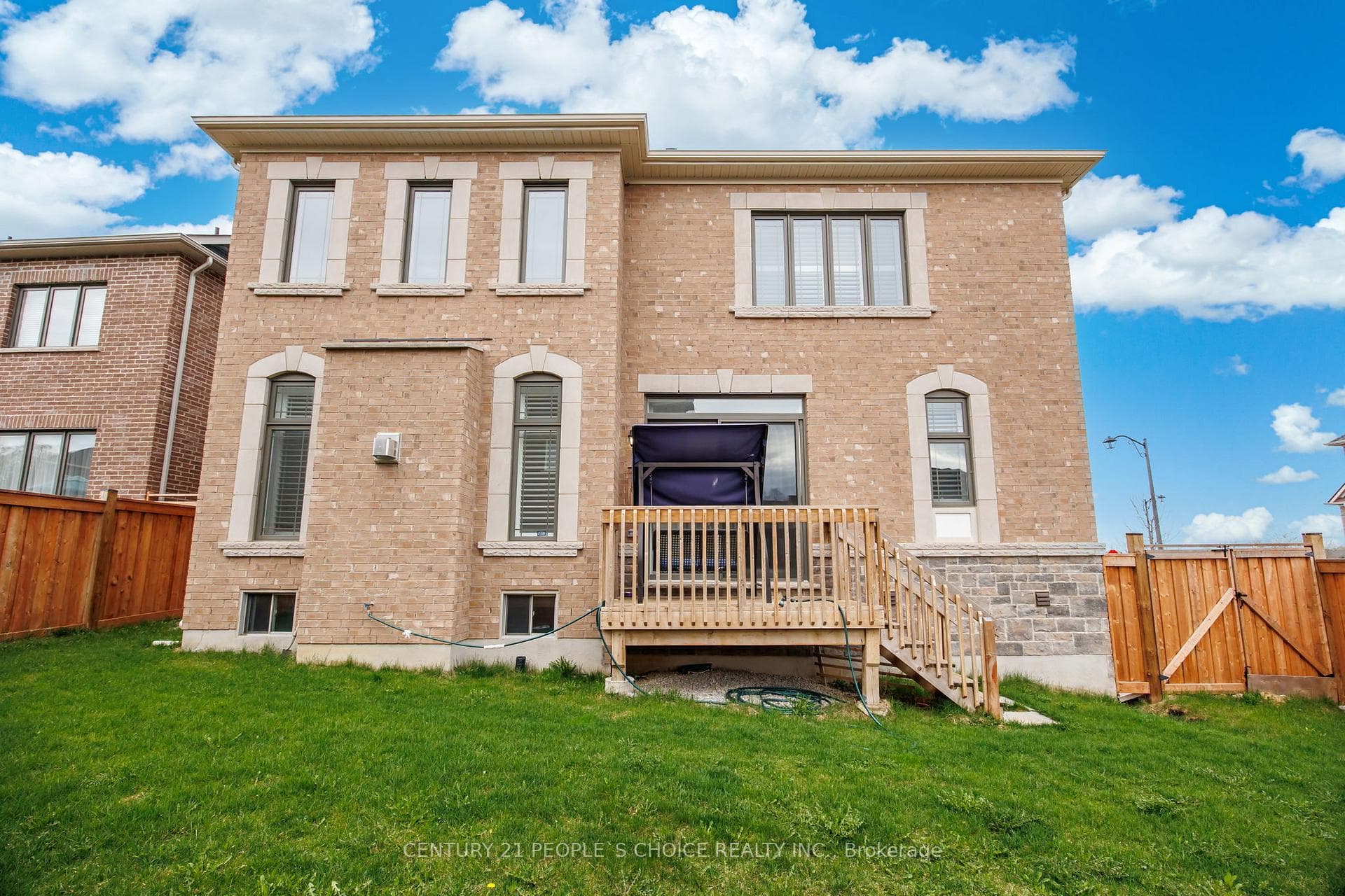 24 Albert Spencer Avenue photo 41