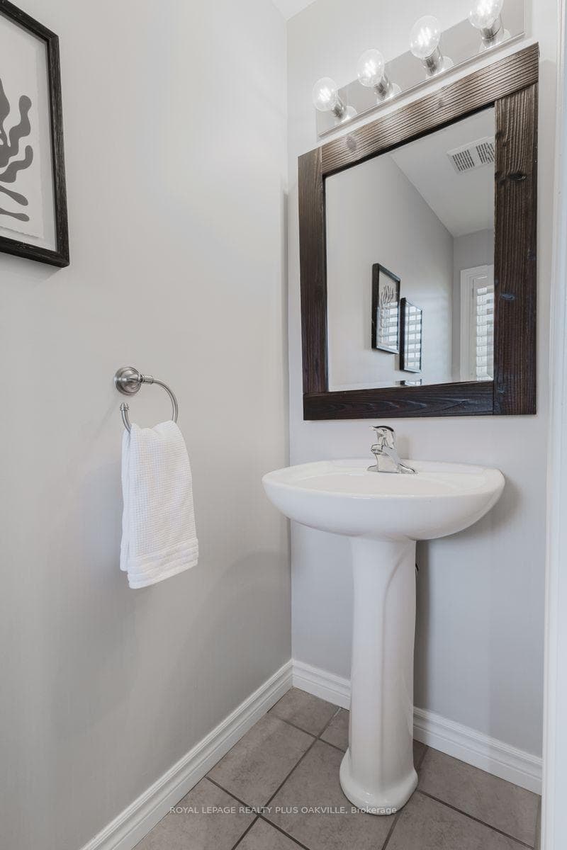 16 Grayrocks Avenue photo 18