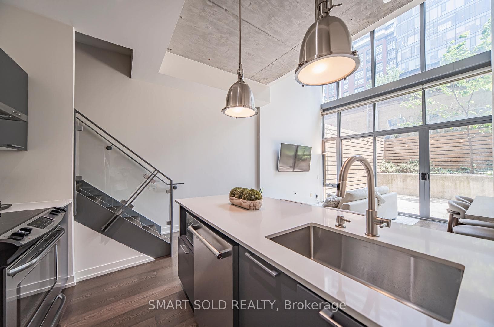 650 King Street Unit 106 photo 6