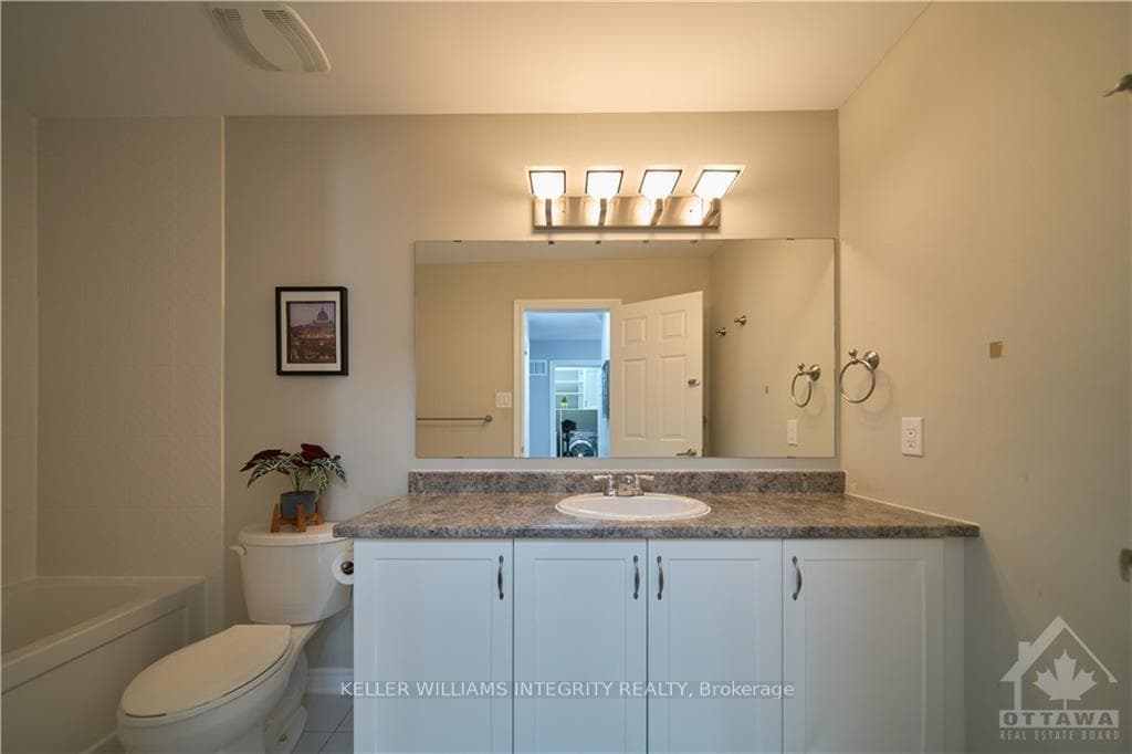 540 DUNDONALD Drive photo 25