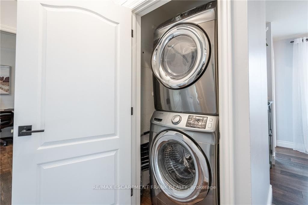 105 East 13th Street photo 14