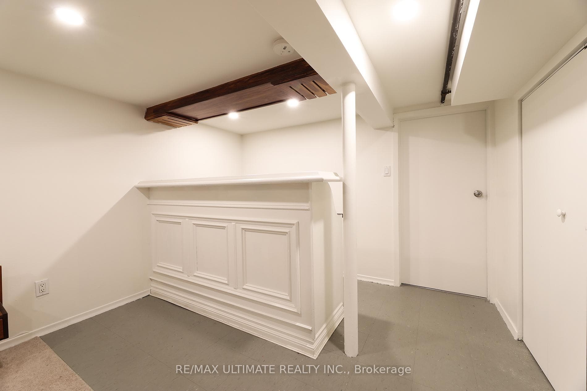 78 Winona Drive photo 24