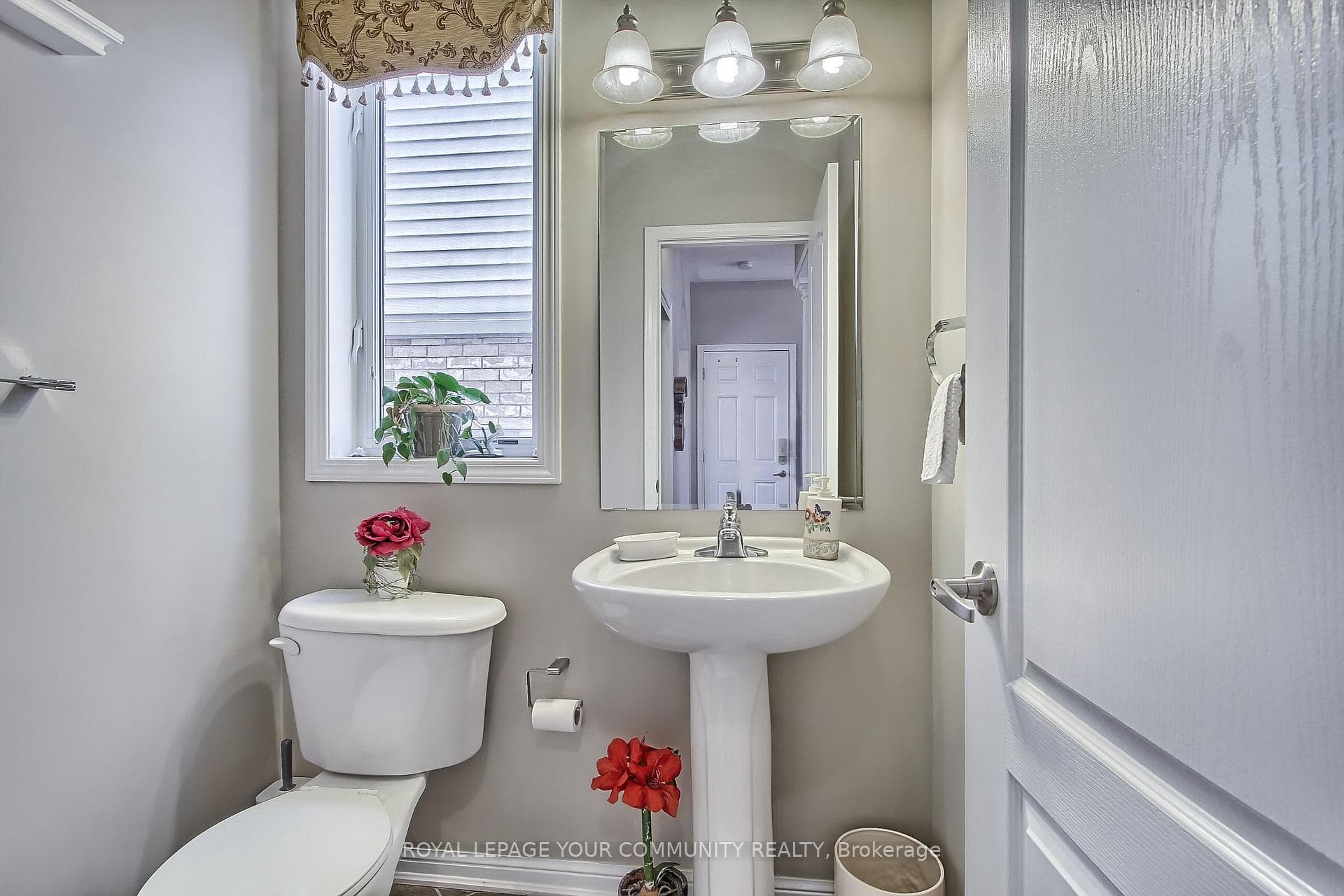 388 Tonelli Lane photo 10