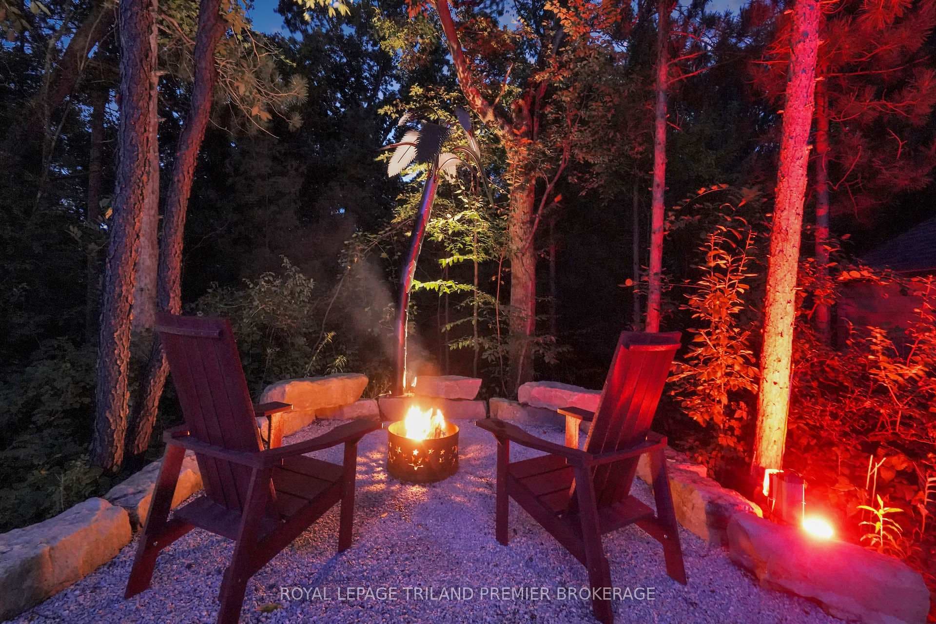 9941 Nipigon Street photo 48
