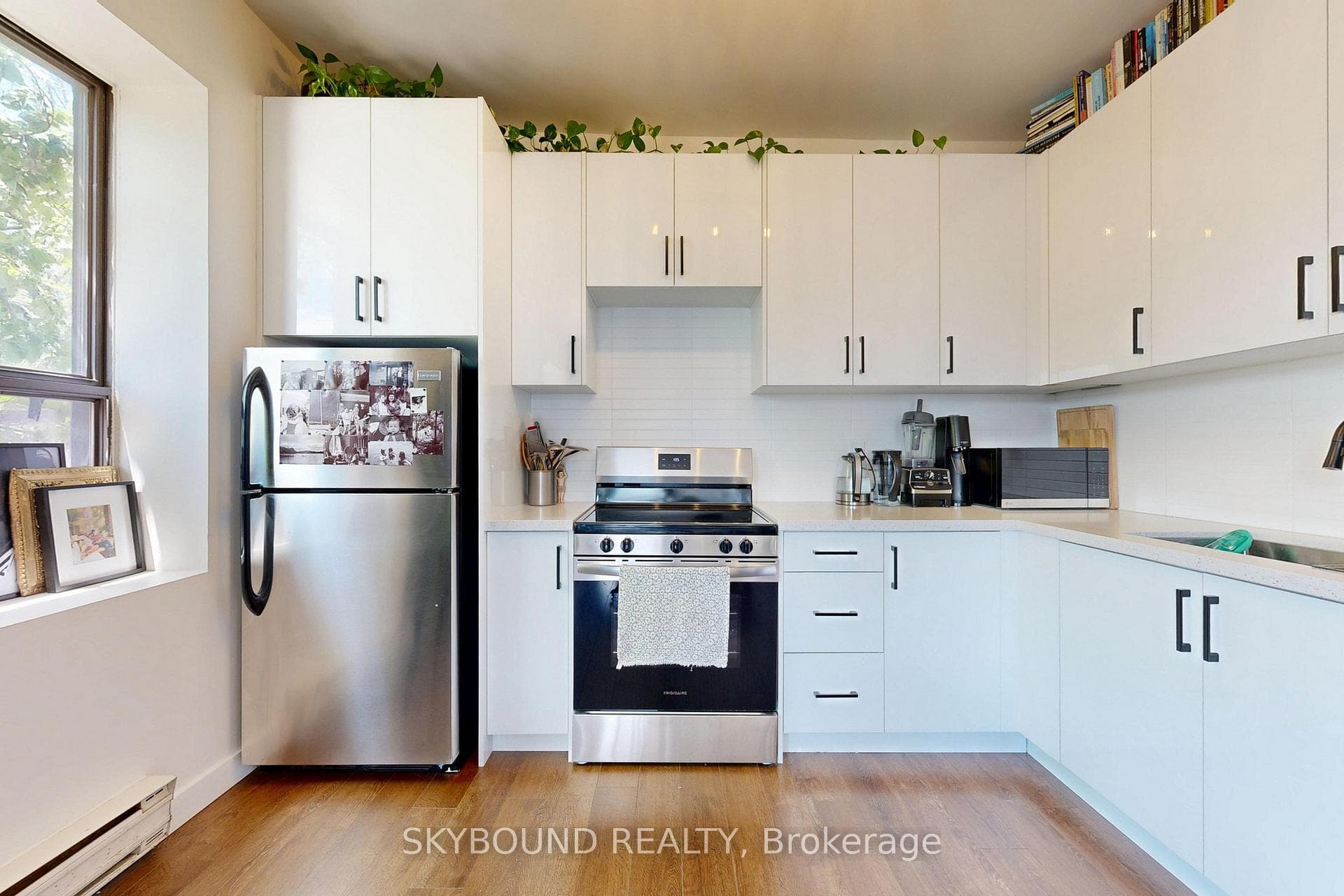 2104 Queen Street Unit B photo 10