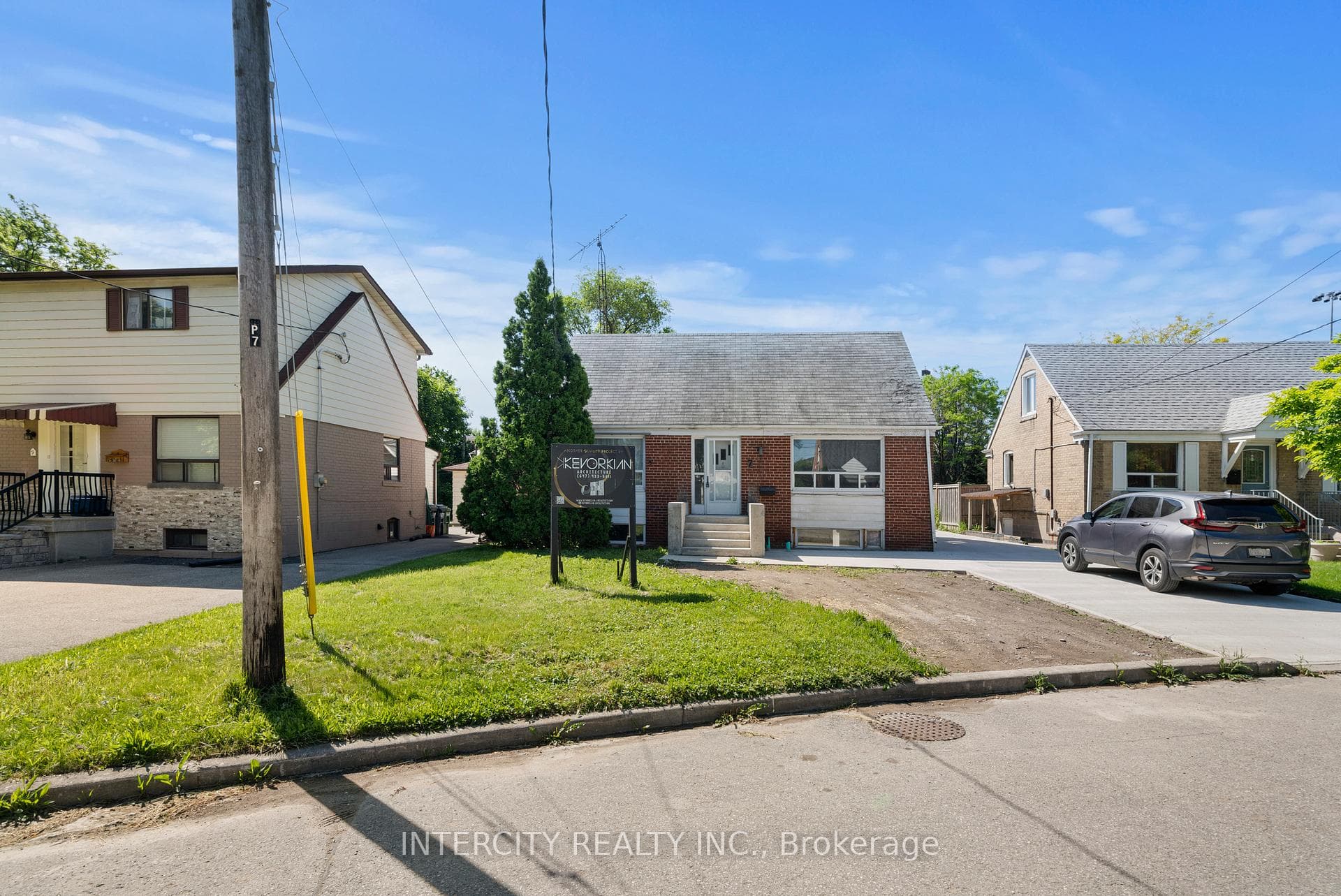 7 Irvington Crescent photo 4