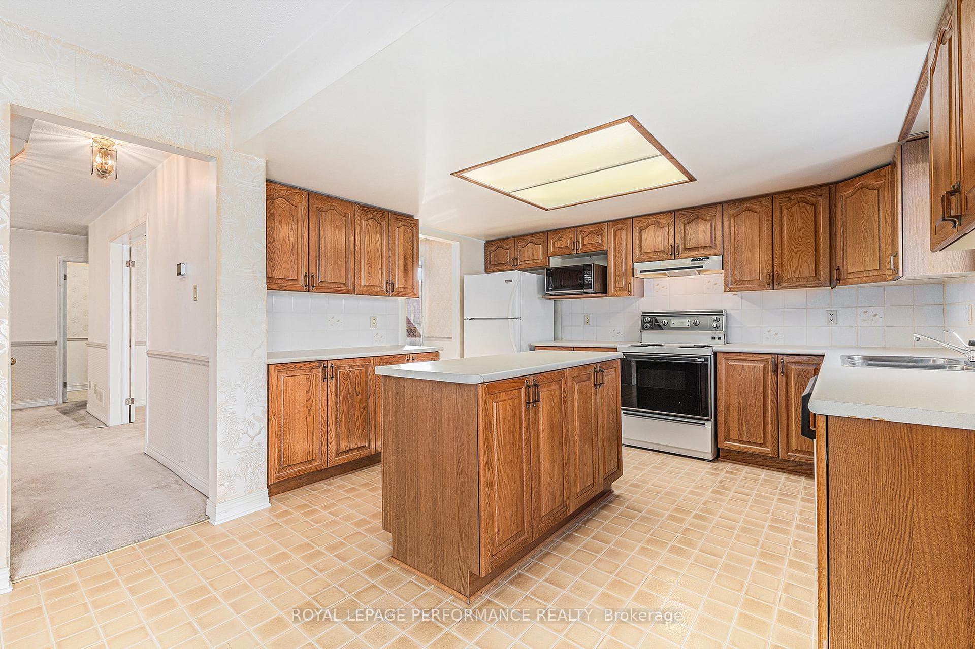 53 Zokol Crescent photo 5