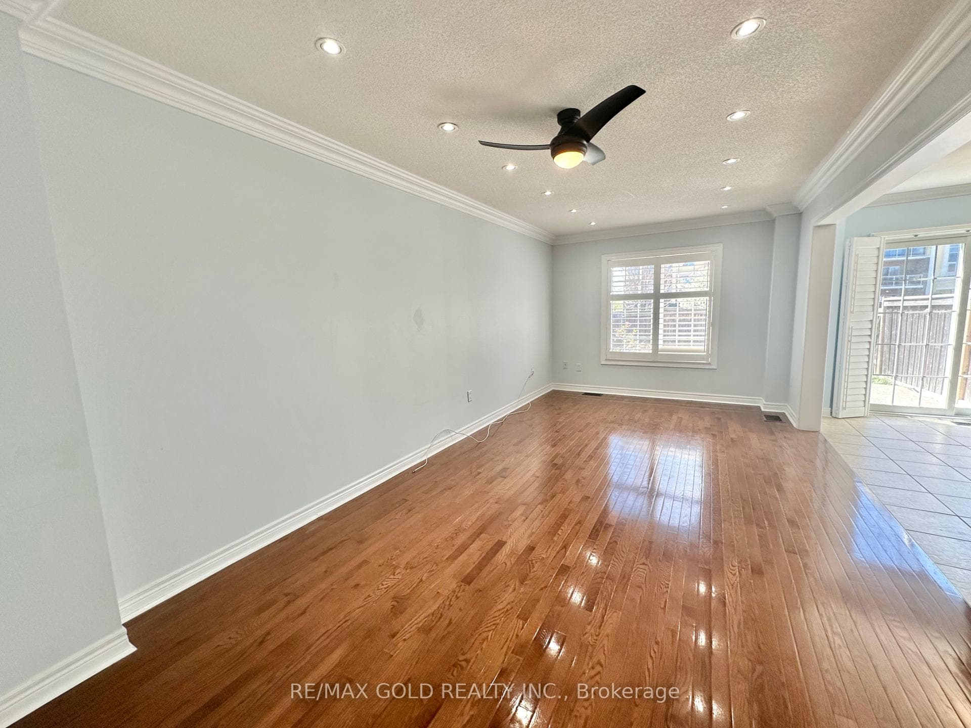 1413 Costigan Road photo 4
