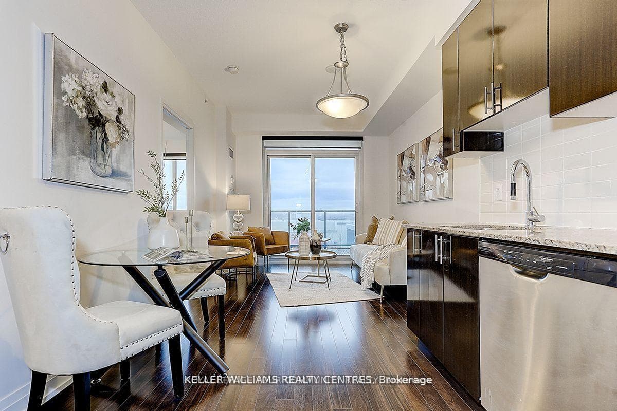 7165 Yonge Street Unit 502 photo 8