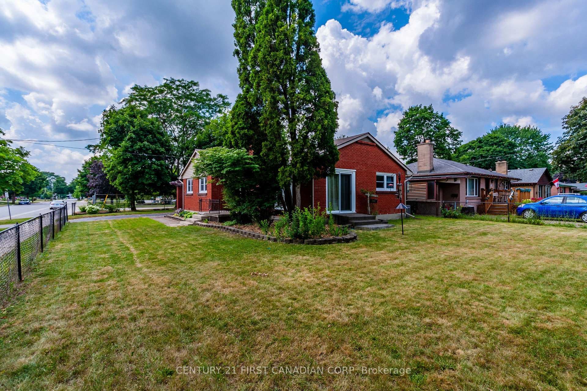 1721 Moffatt Avenue photo 6