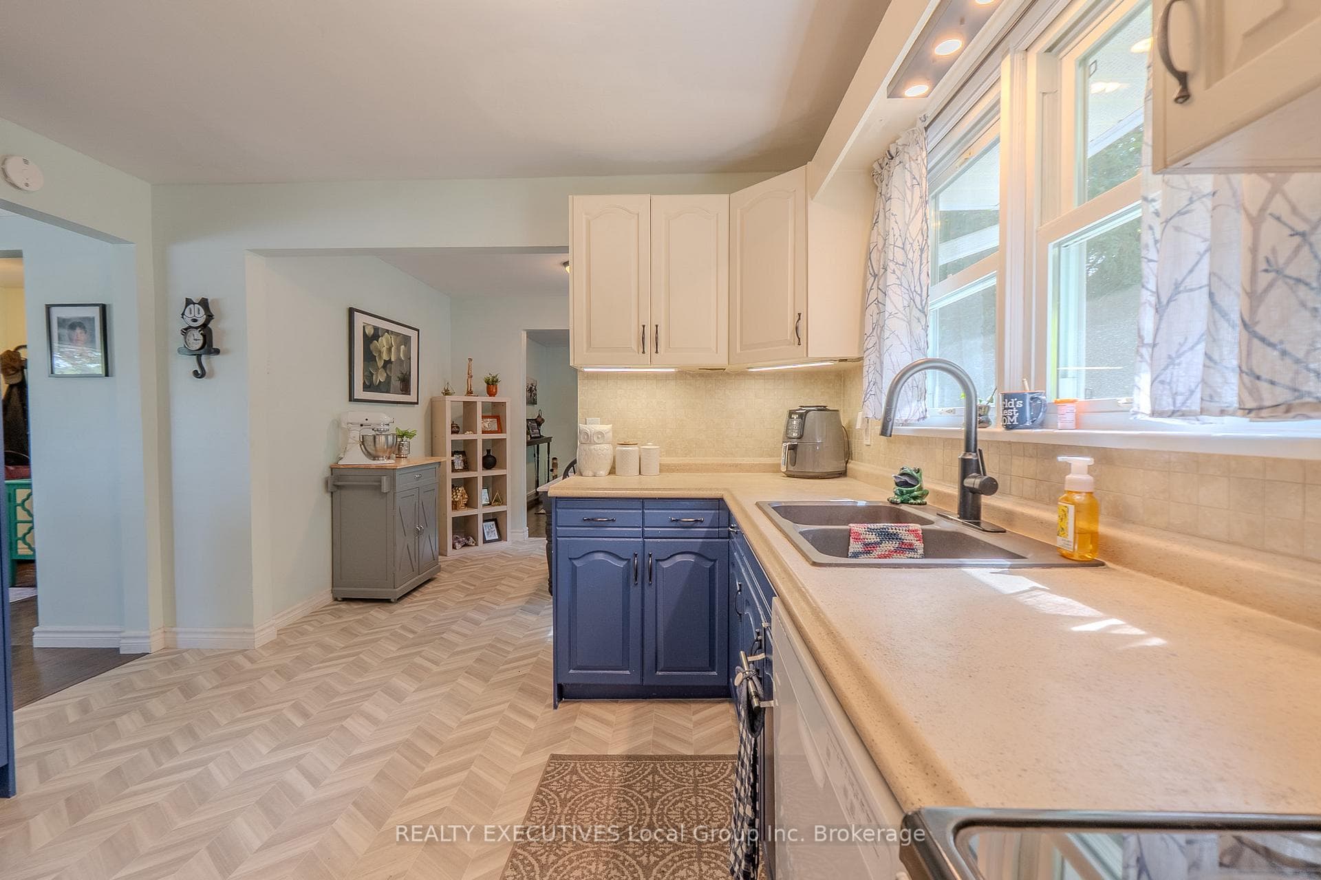 271 Lakeside Drive photo 17