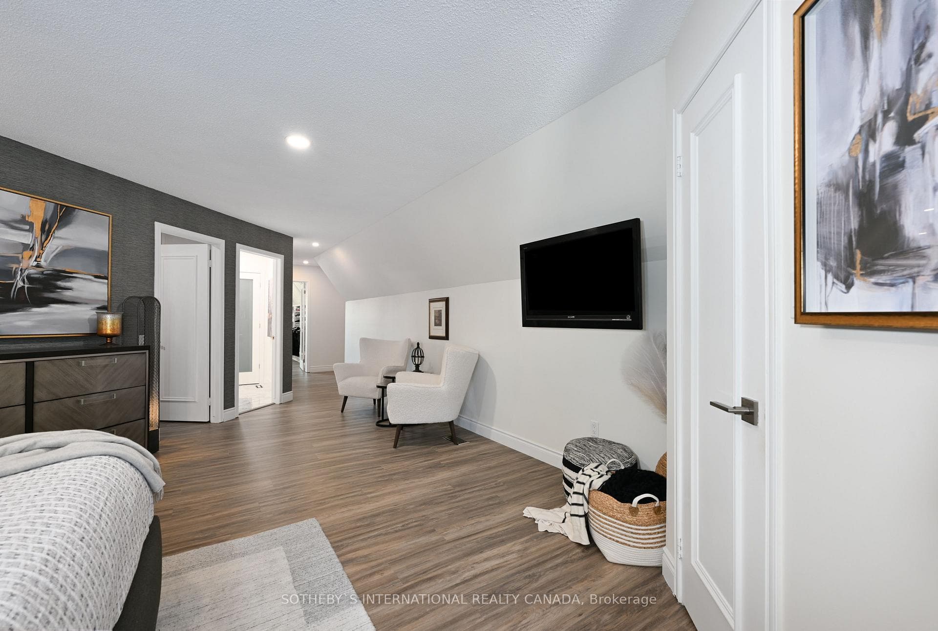 2 Hickory Avenue photo 24