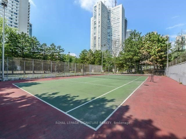 3695 Kaneff Crescent Unit 1107 photo 12