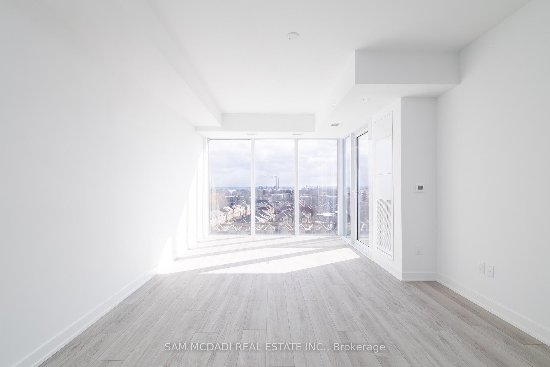 1035 Southdown Road Unit 1005 photo 7
