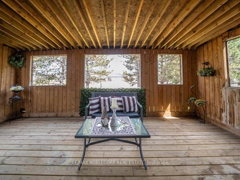 66 Stoneybrook Crescent photo 38