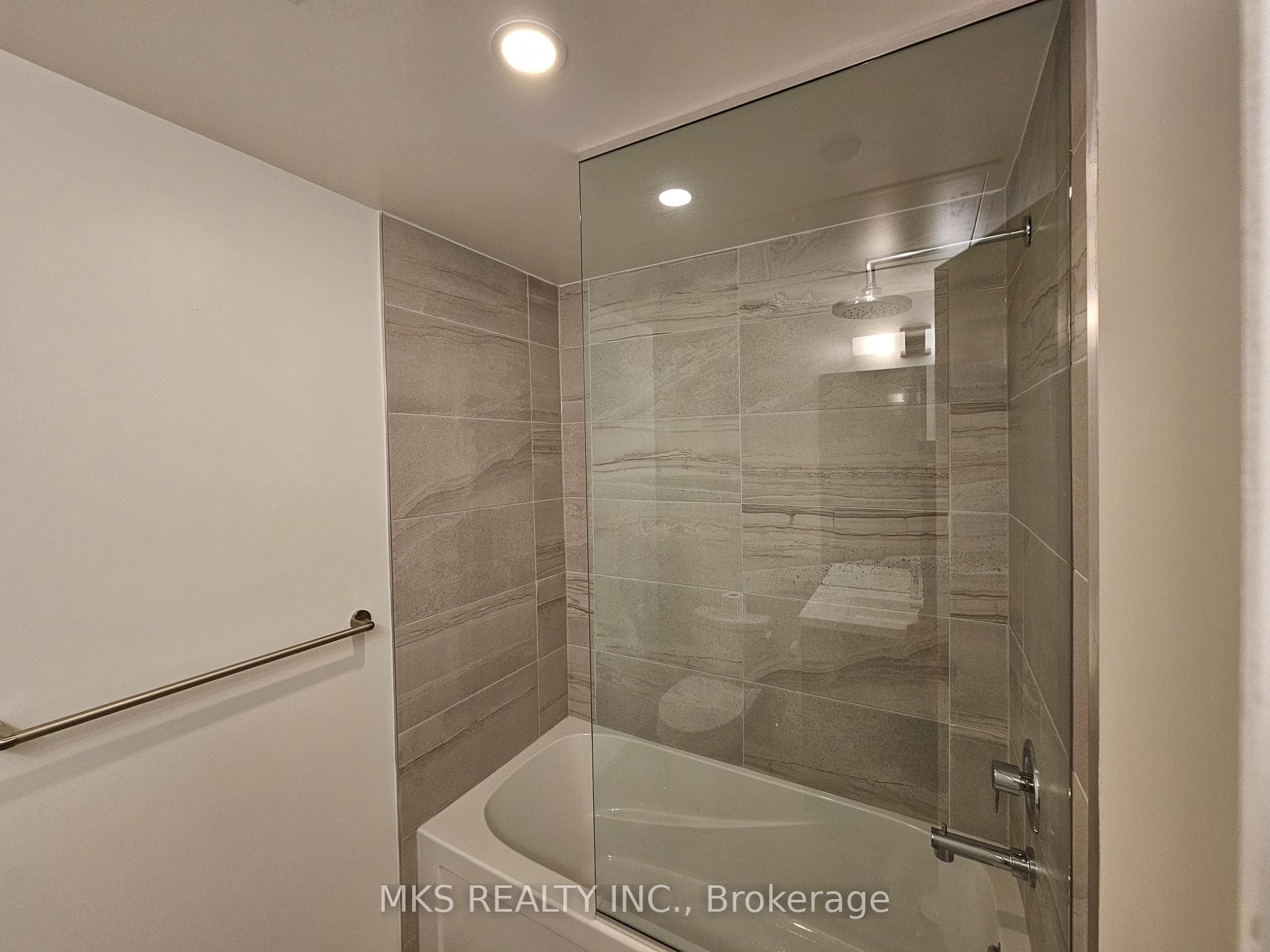 138 Downes Street Unit 3012 photo 10