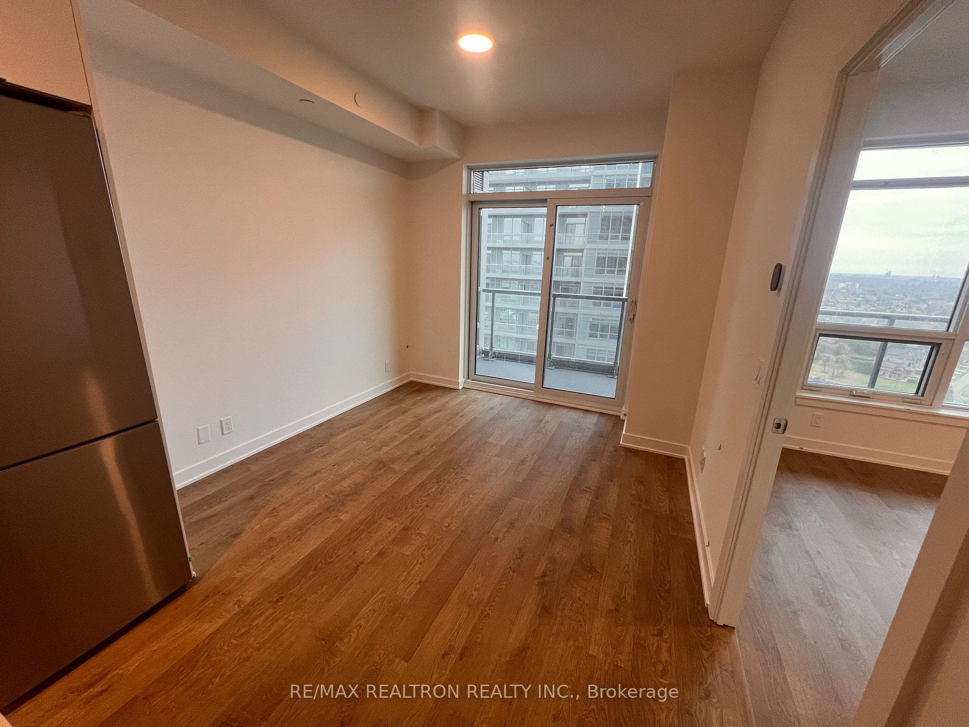 30 Upper Mall Way Unit 2108 photo 9