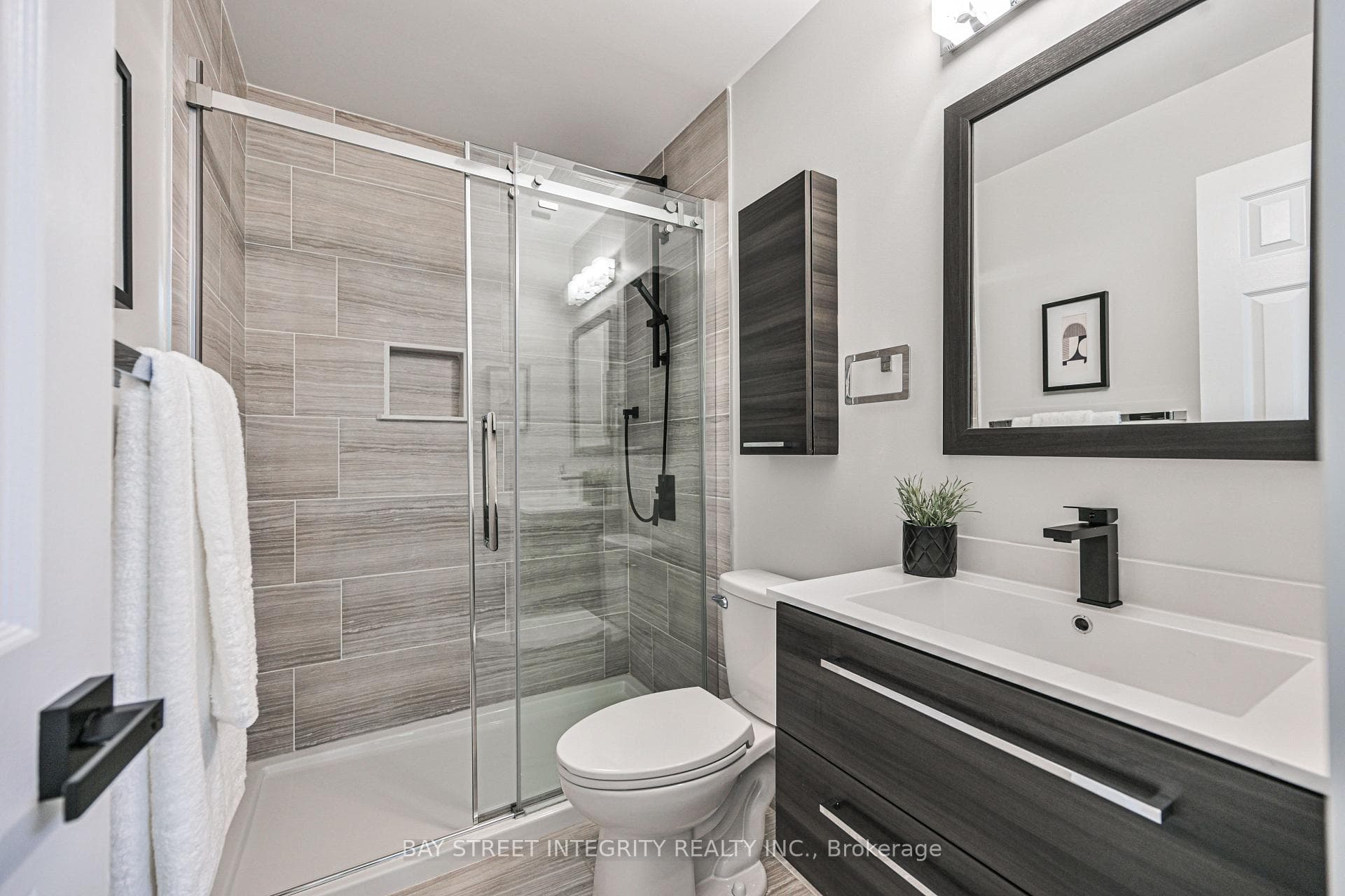 111 Michener Crescent photo 21