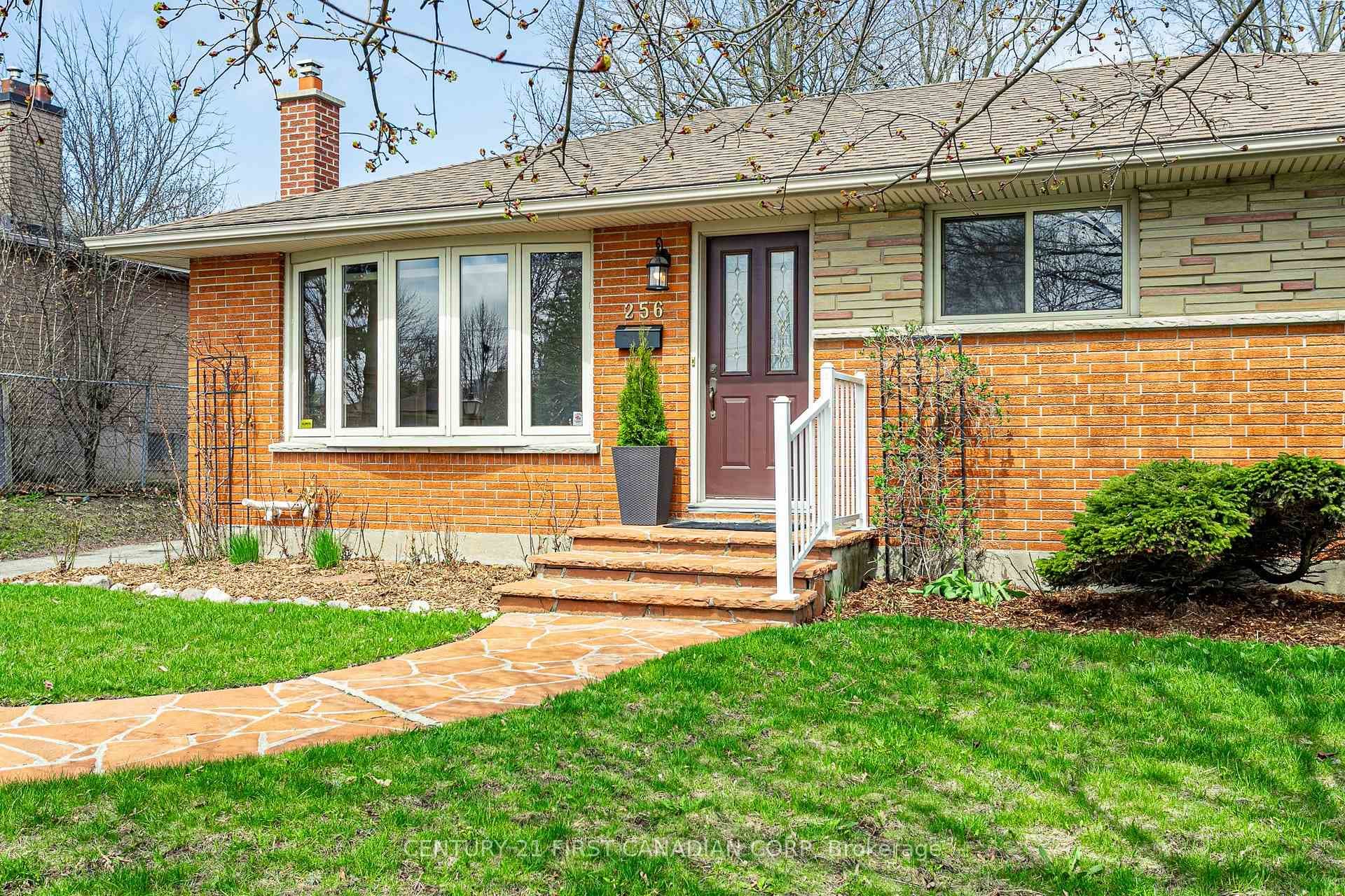 256 Southcrest Drive photo 3
