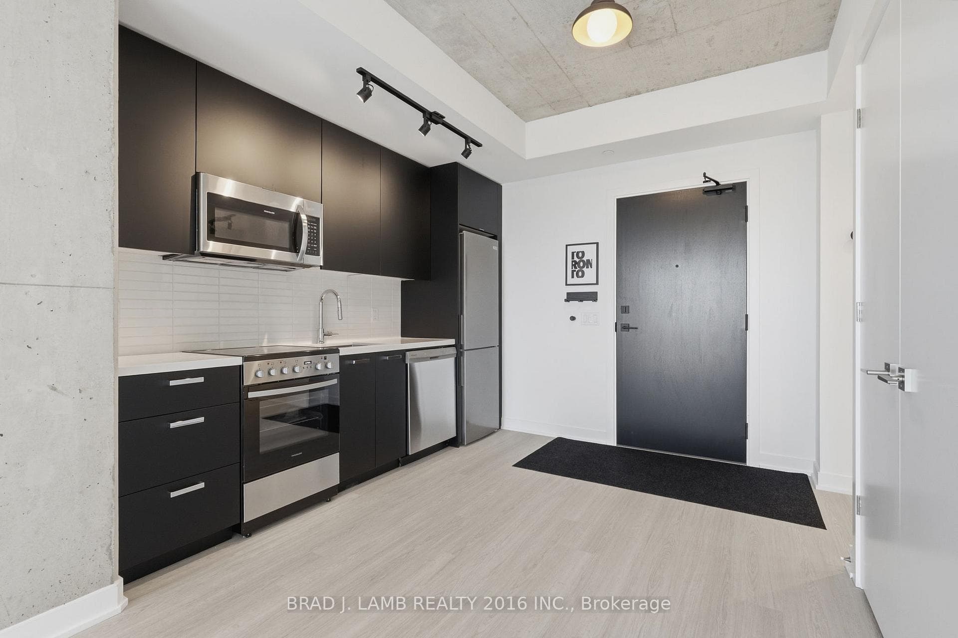 284 King Street Unit 1303 photo 3