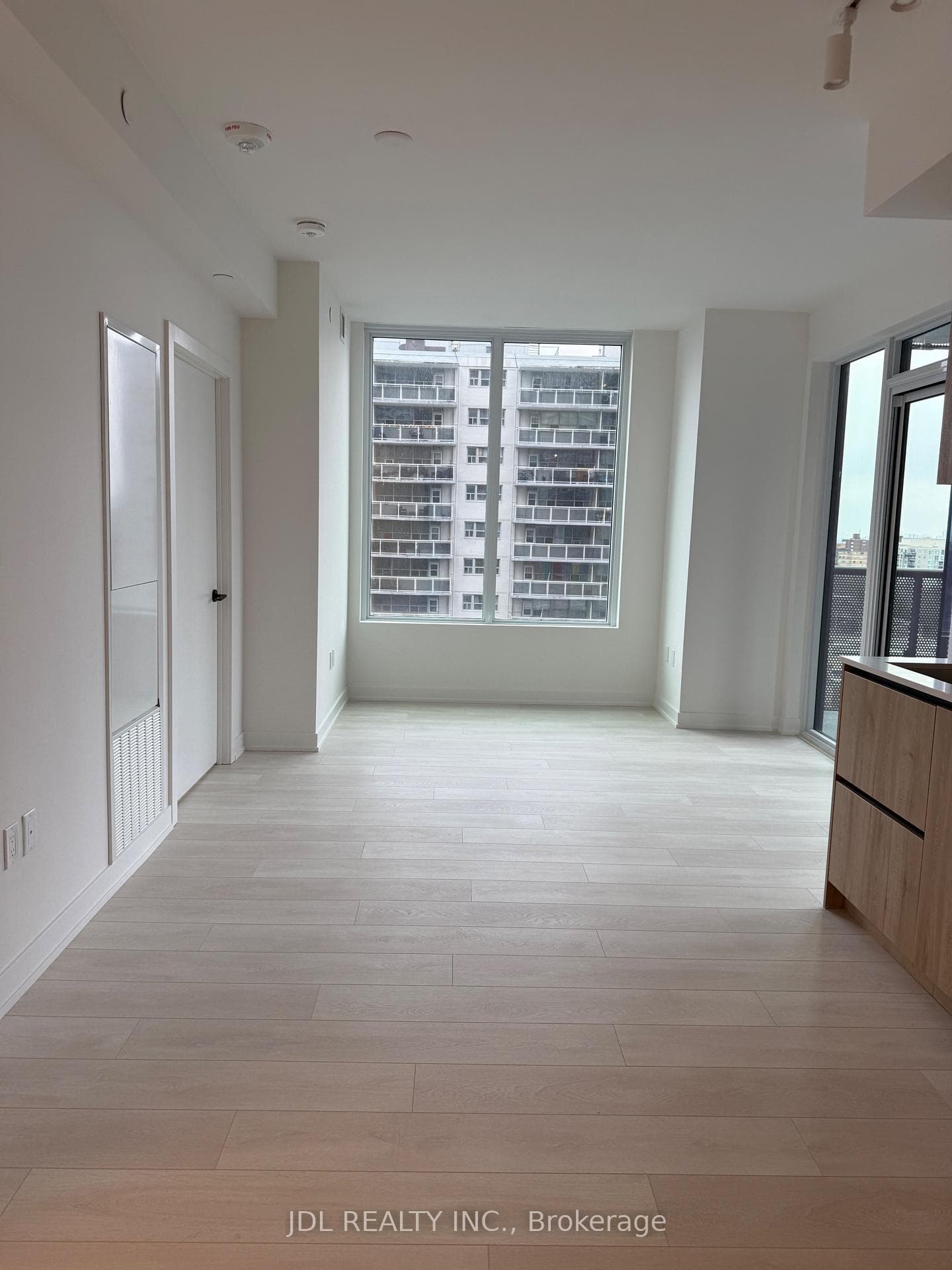 117 Broadway Avenue Unit 1311 photo 4