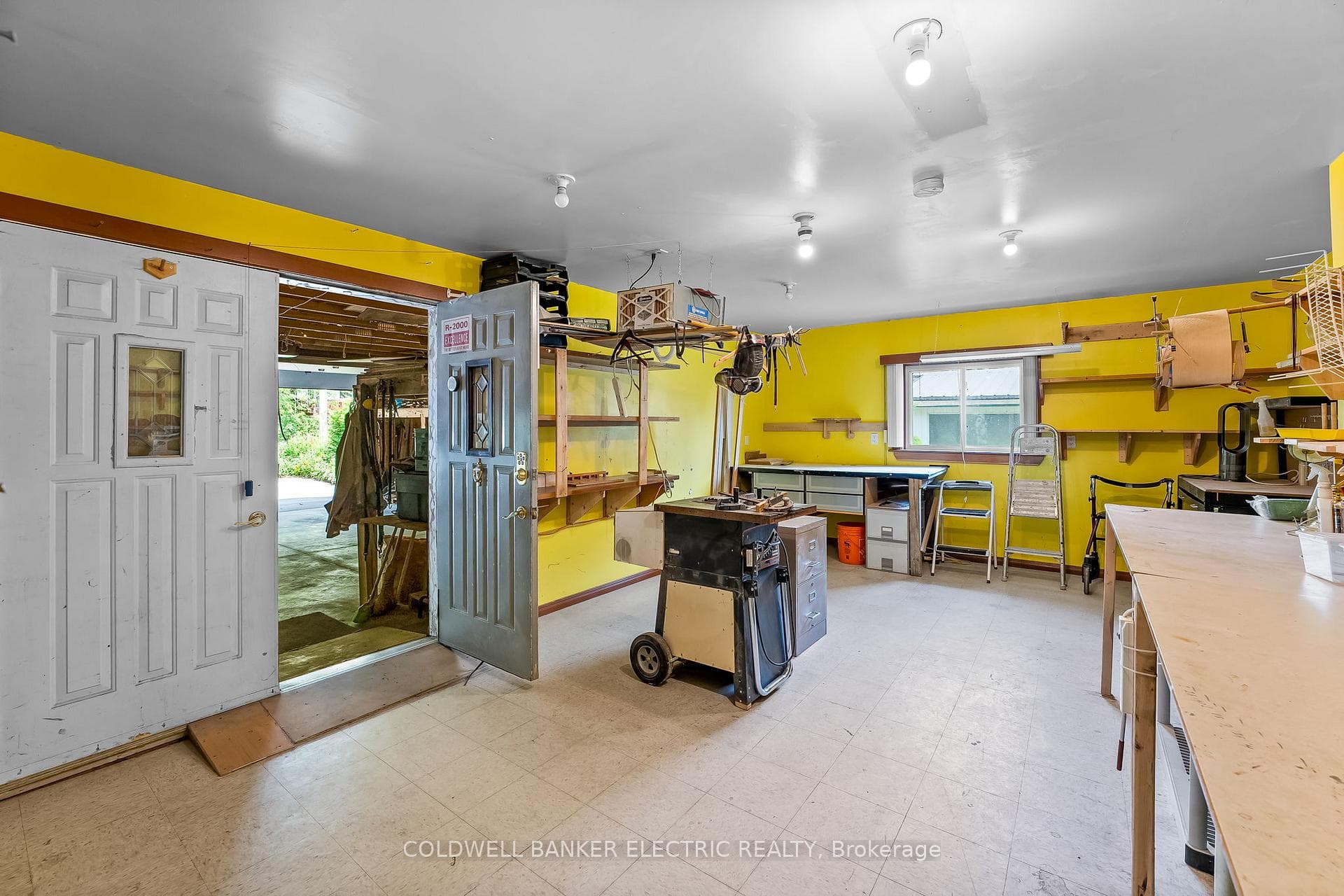 129 Victoria Drive photo 30